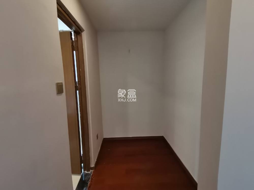 翡翠公园(北大资源) 4室2厅2卫 112.0万 翡翠公园(北大资源) 4室2厅2卫 112.0万室内图