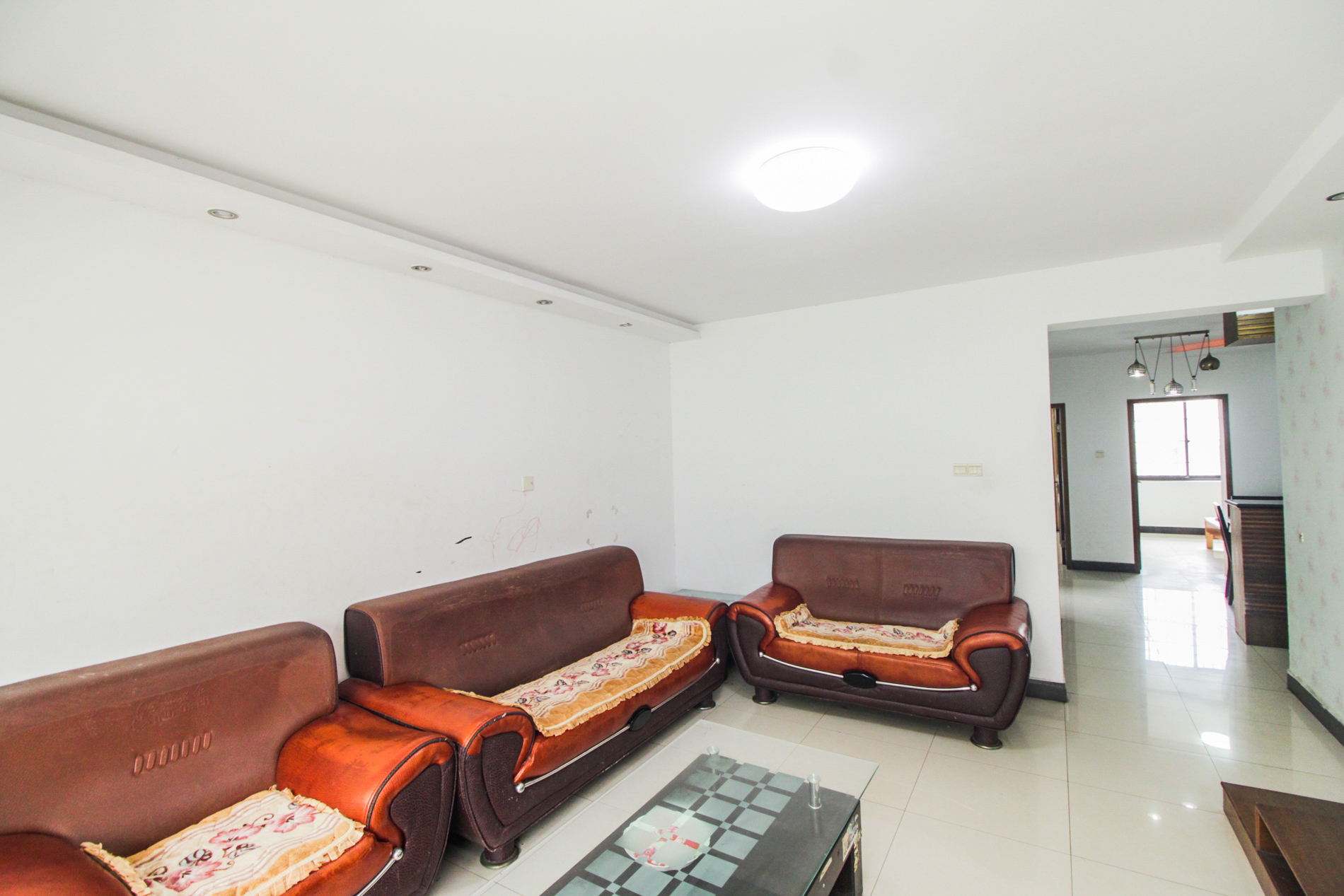 德馨园 2室2厅1卫 43.8万 德馨园 2室2厅1卫 43.8万客厅