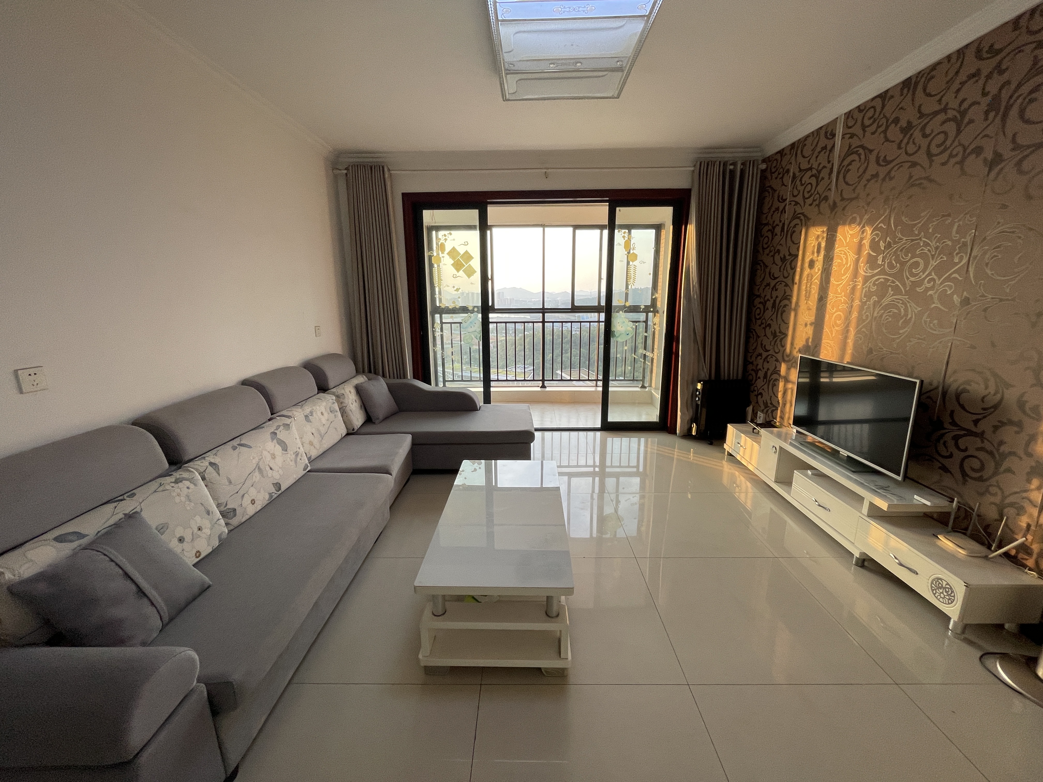 中建御山和苑 3室2厅1卫 88.0万 中建御山和苑 3室2厅1卫 88.0万室内图