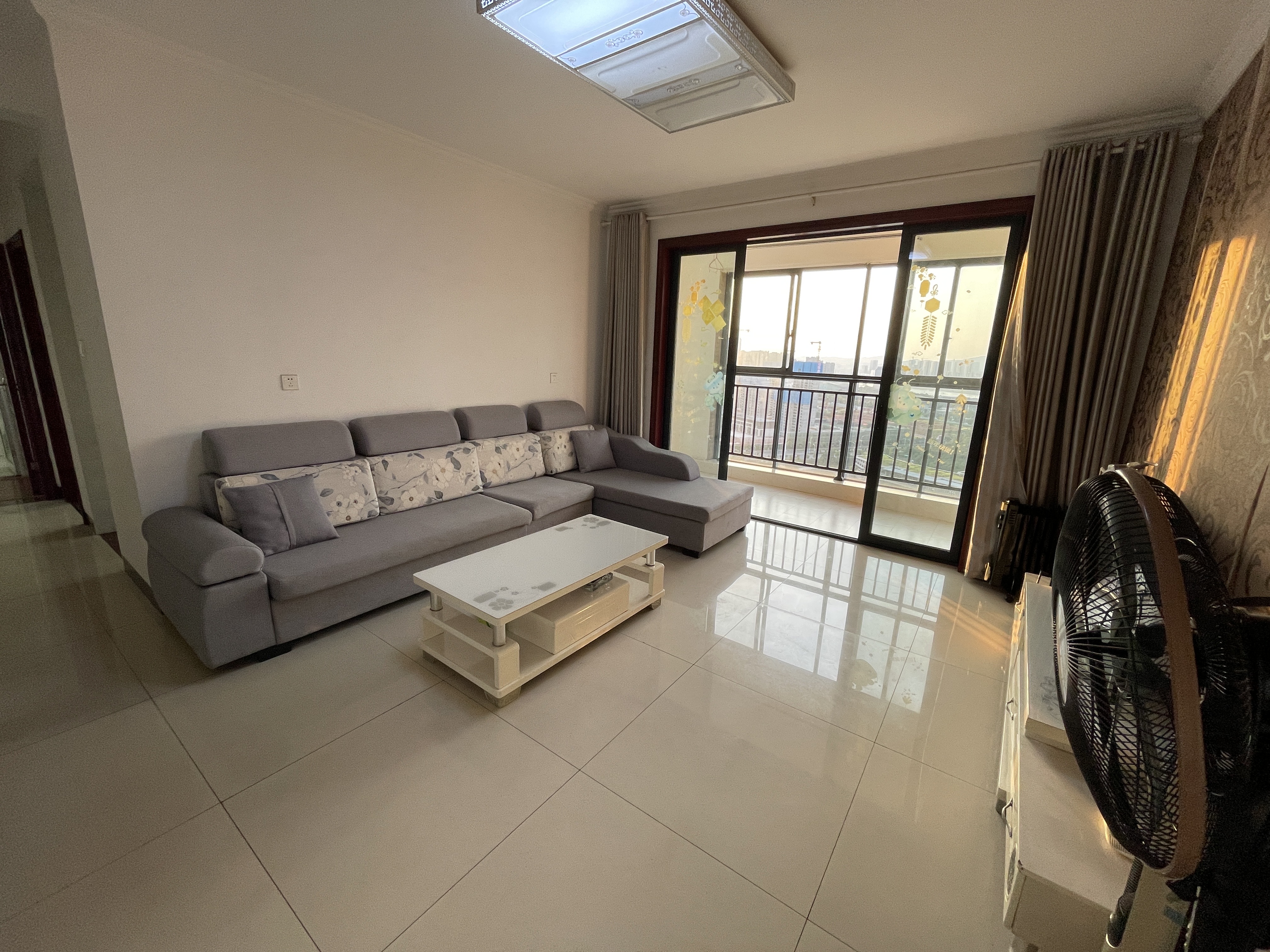 中建御山和苑 3室2厅1卫 88.0万 中建御山和苑 3室2厅1卫 88.0万室内图