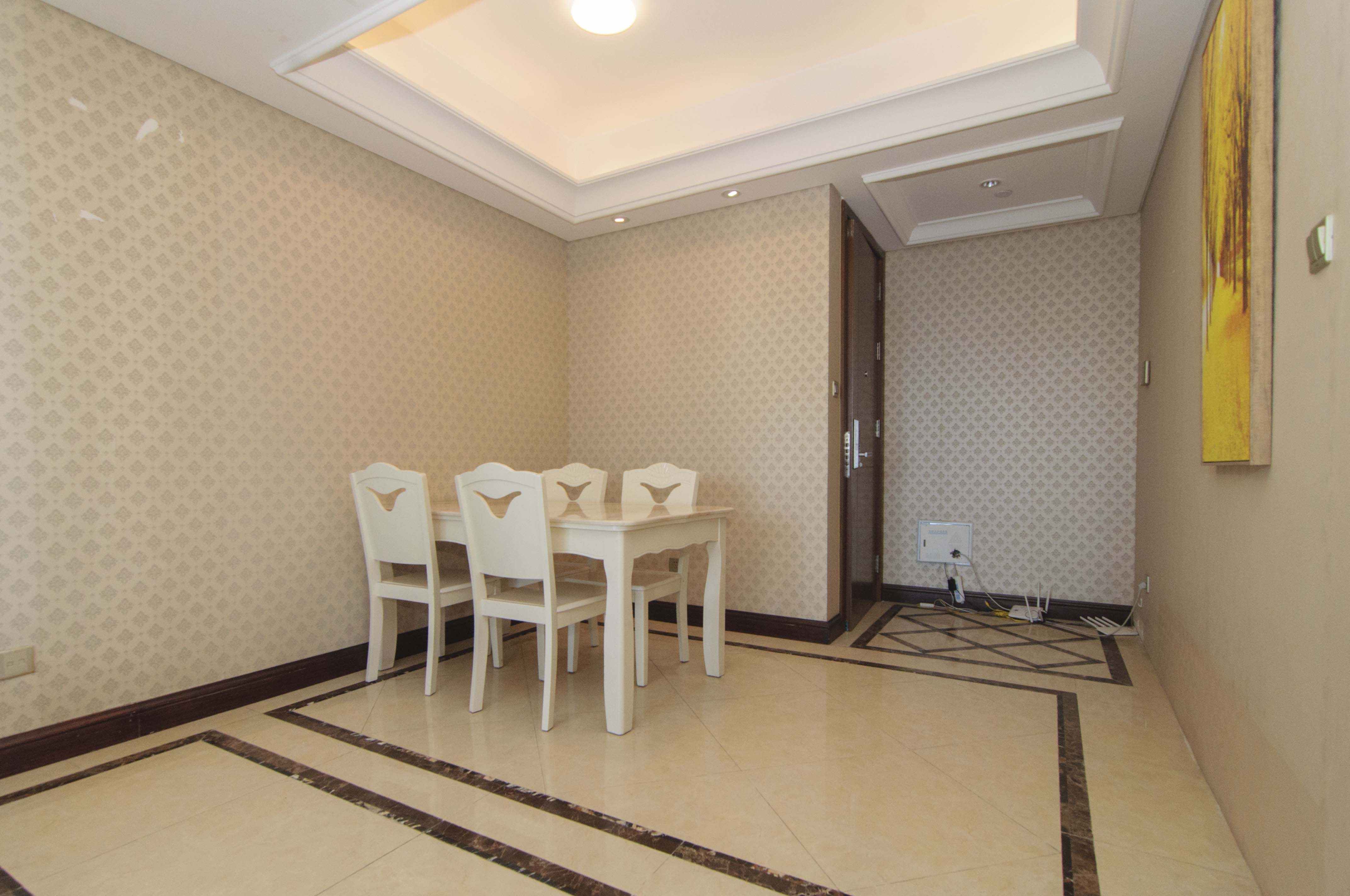 华远国际公寓  2室2厅1卫    178.0万客厅