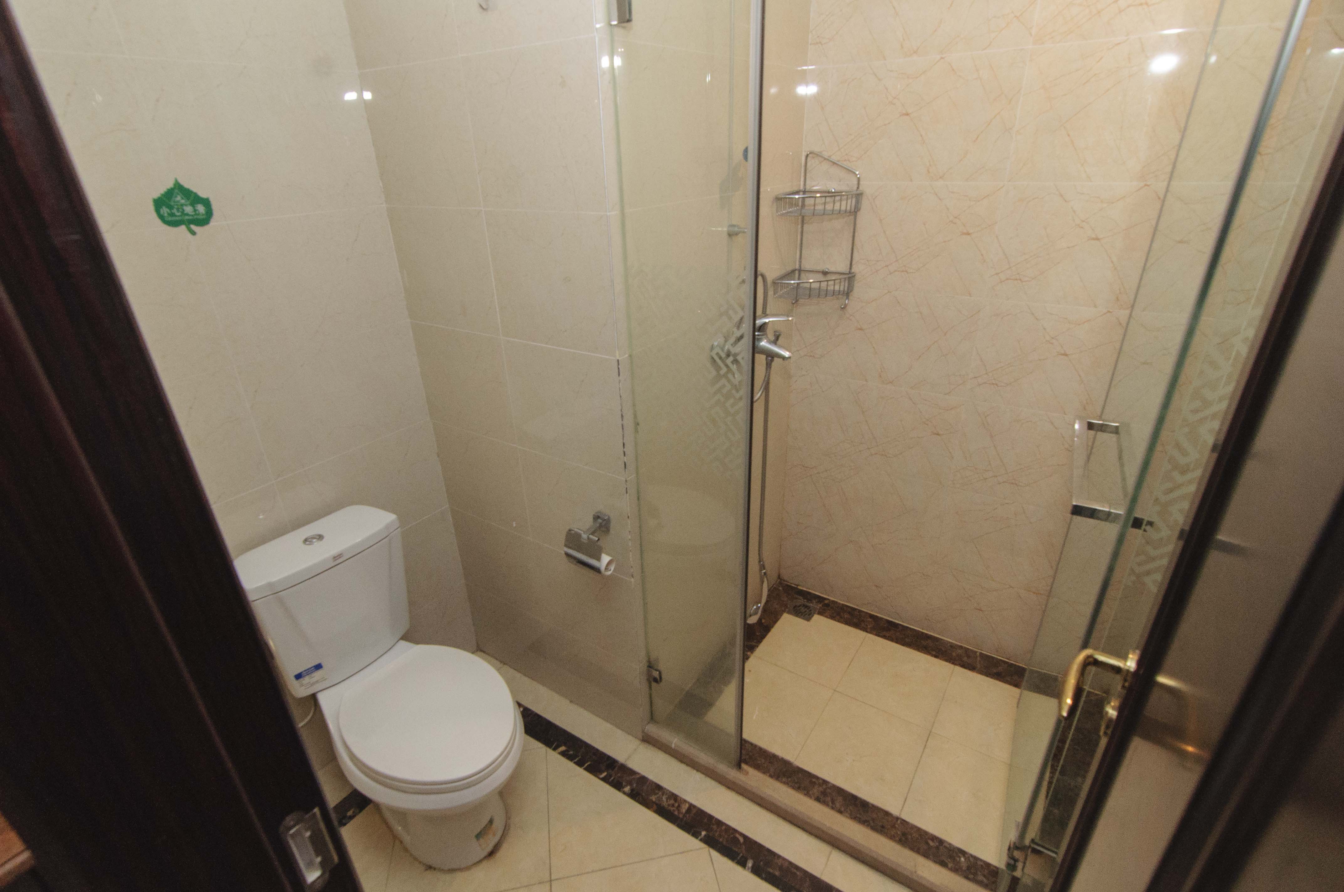 华远国际公寓  2室2厅1卫    178.0万卫生间