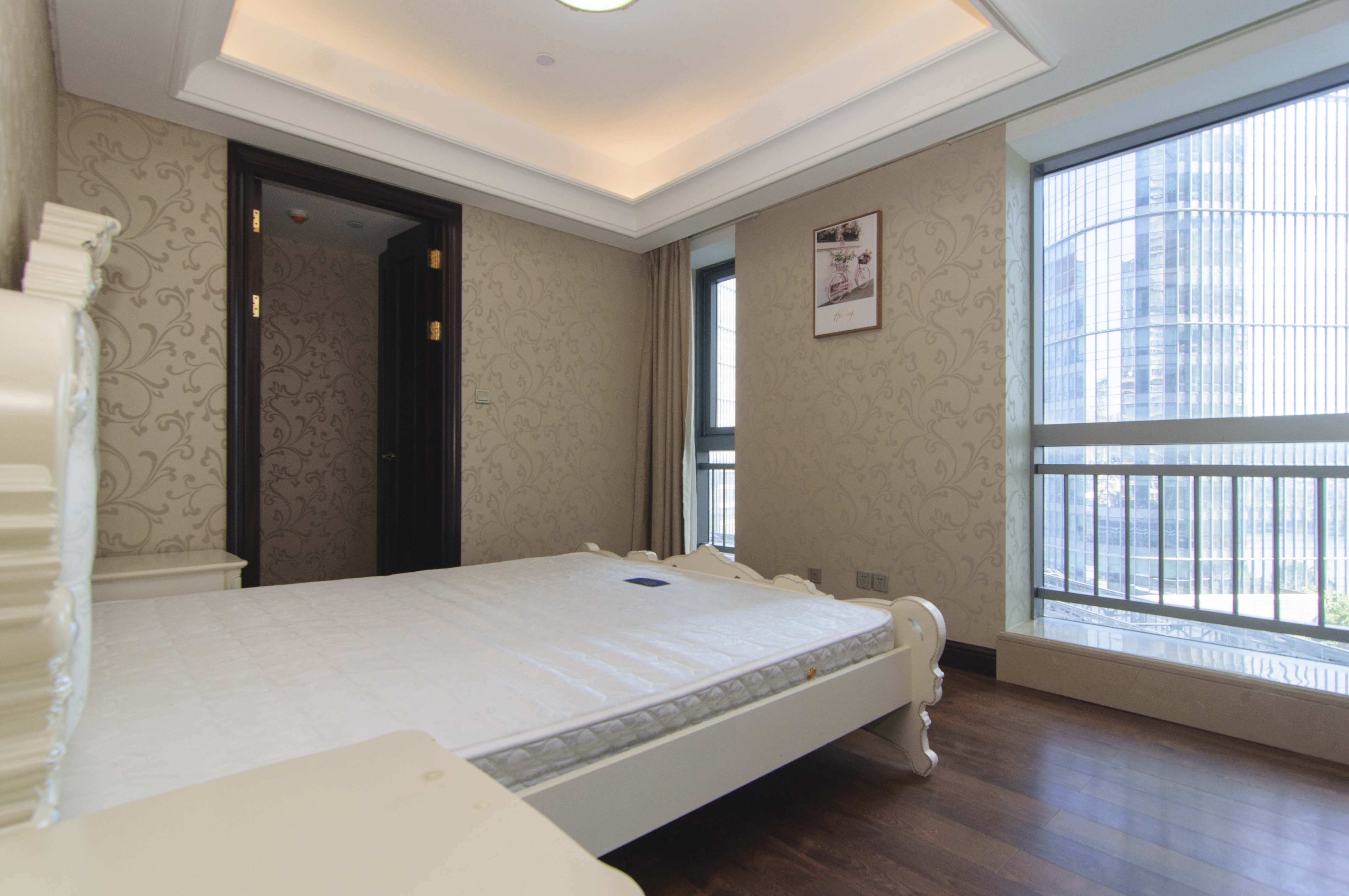 华远国际公寓  2室2厅1卫    178.0万卧室