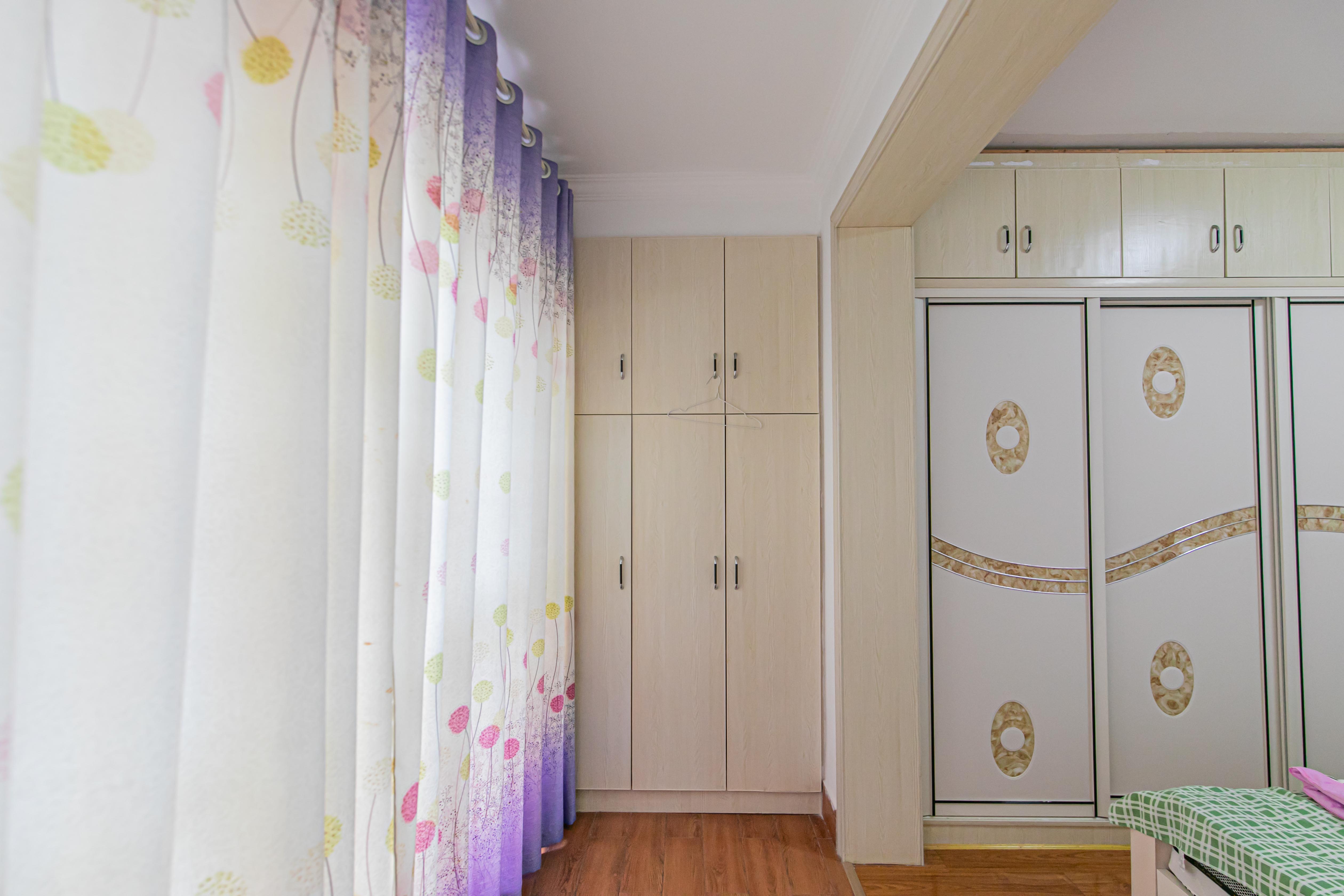 泊林晶城 3室2厅2卫 79.8万 泊林晶城 3室2厅2卫 79.8万卧室