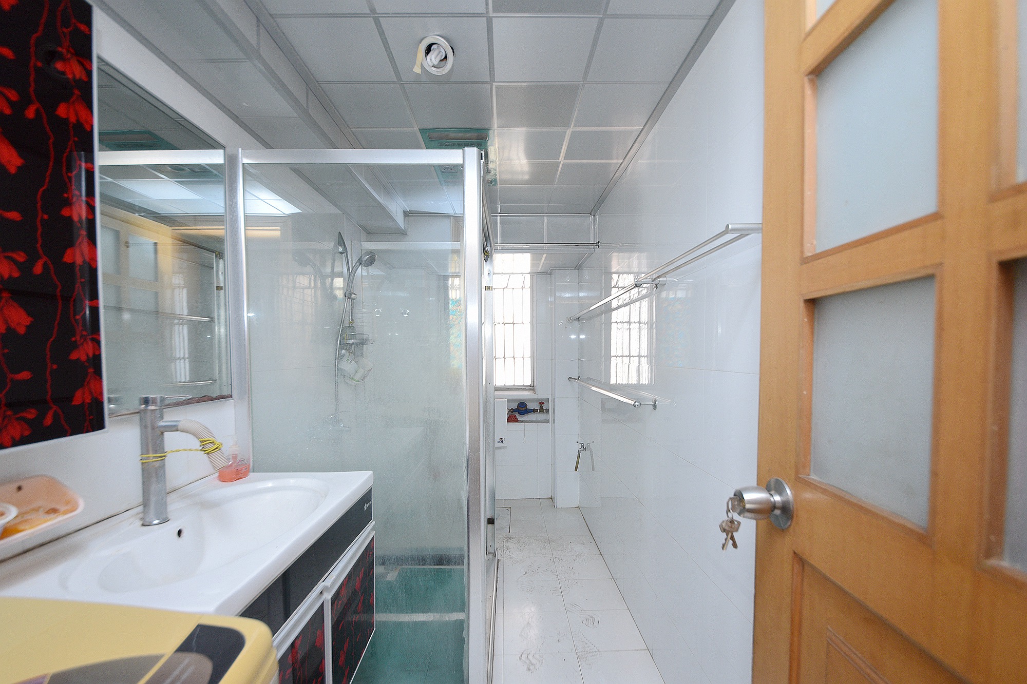 福乐名园  4室2厅2卫    168.0万卫生间