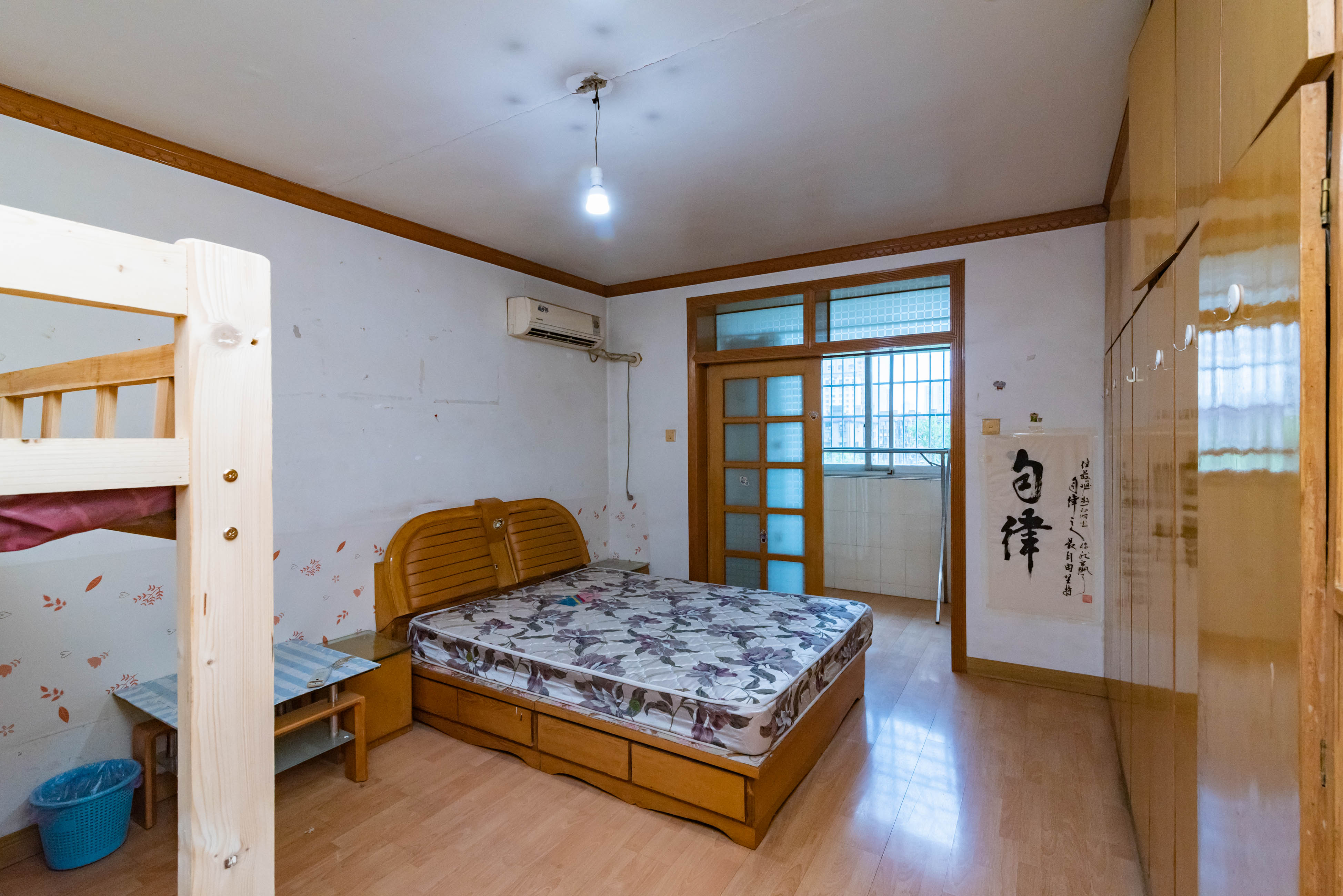 姚正街商住楼  3室2厅1卫   93.00万卧室