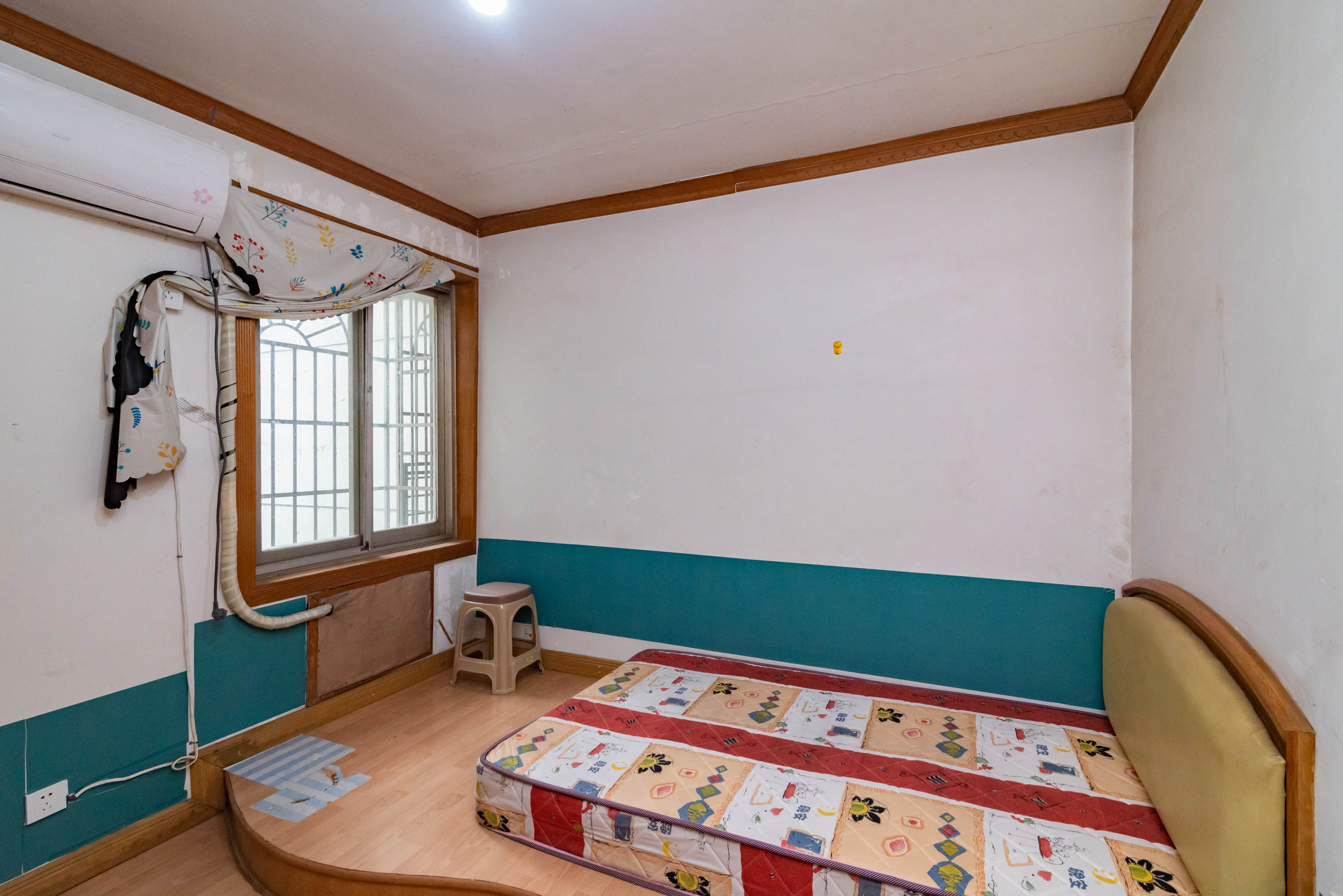 姚正街商住楼  3室2厅1卫   93.00万卧室
