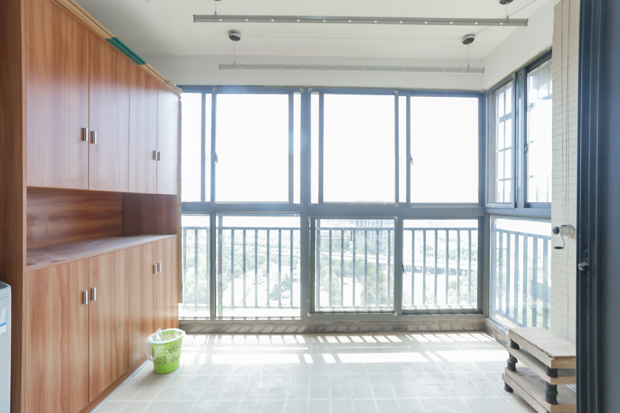 萊茵城  3室2廳1衛(wèi)    92.0萬陽臺