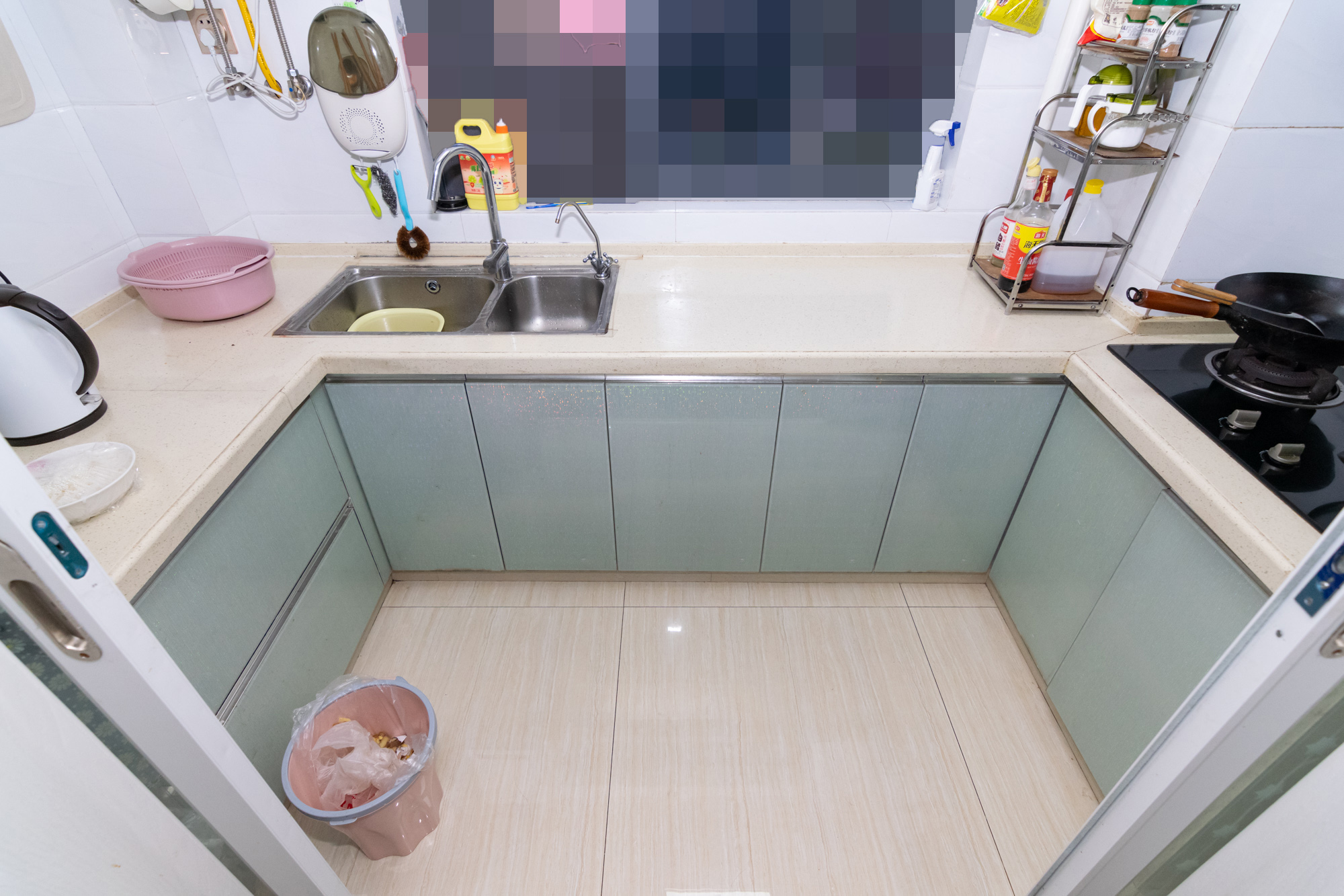 澳海澜庭 3室2厅2卫 65.0万 澳海澜庭 3室2厅2卫 65.0万厨房