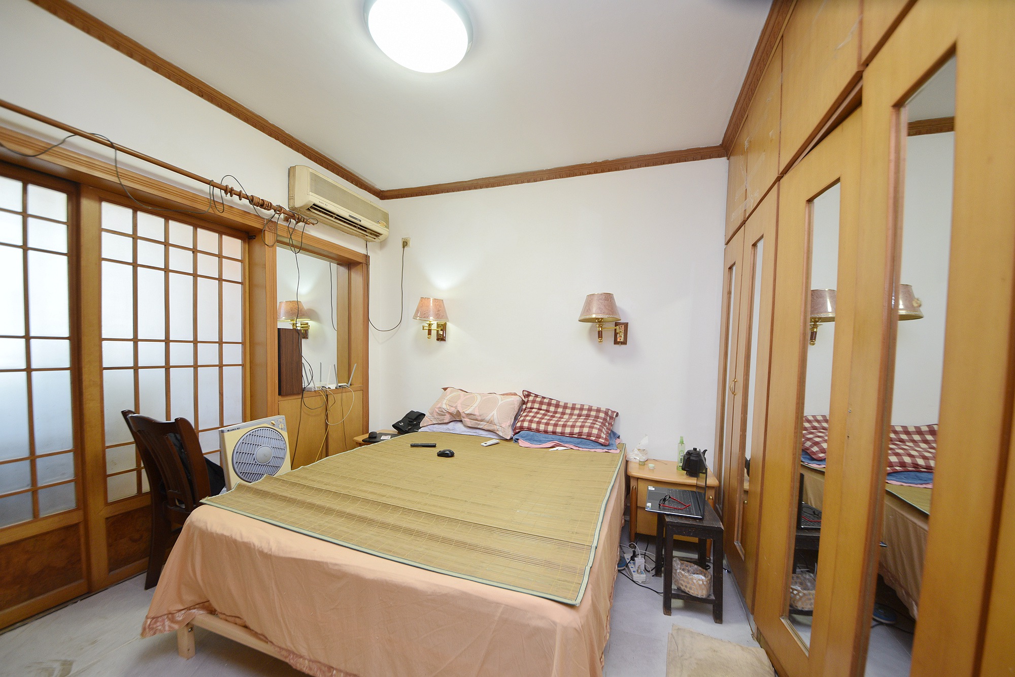 广铁六公司宿舍  2室2厅2卫   80.00万卧室
