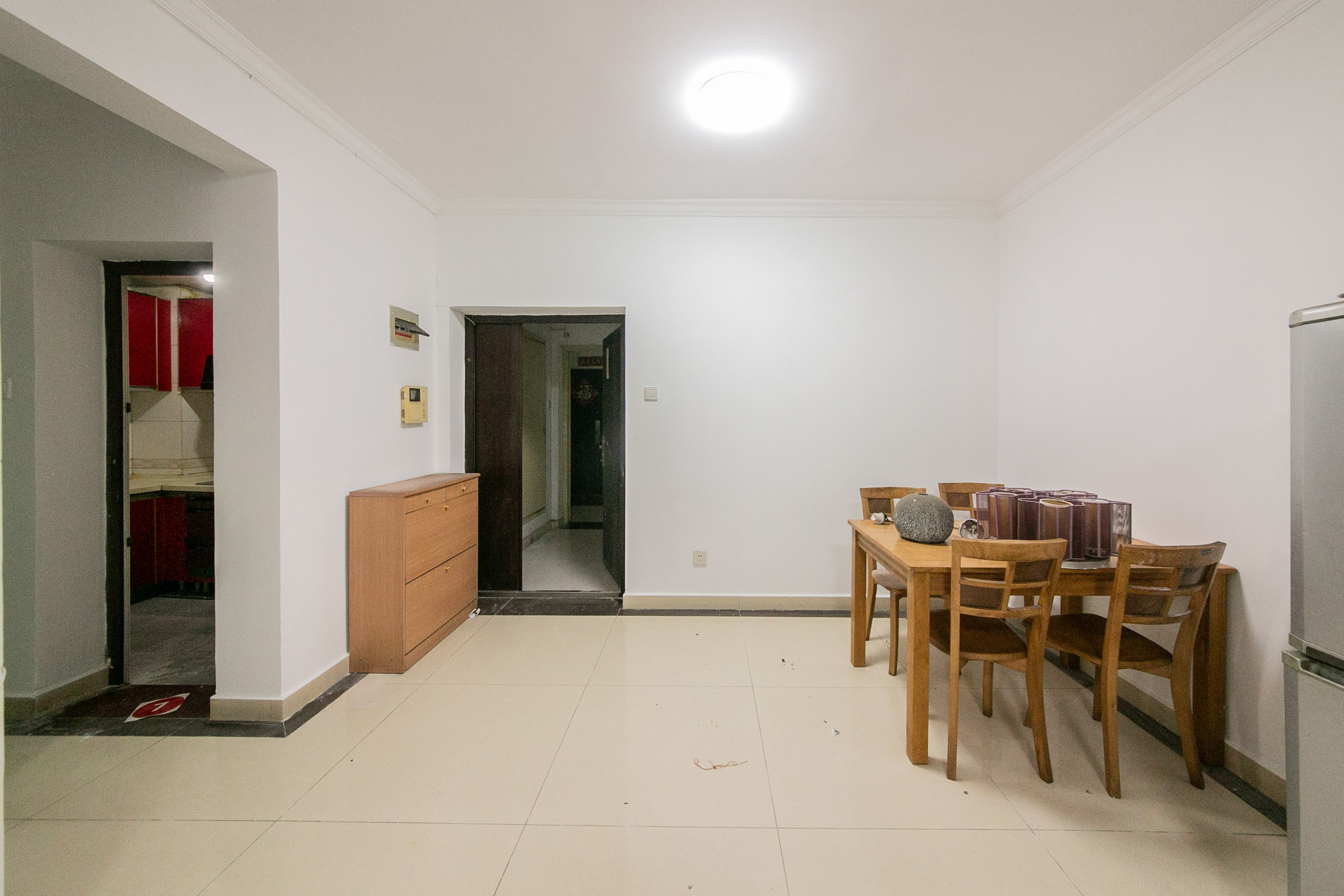 珠江花城一期桂苑  2室2厅1卫    83.96万客厅