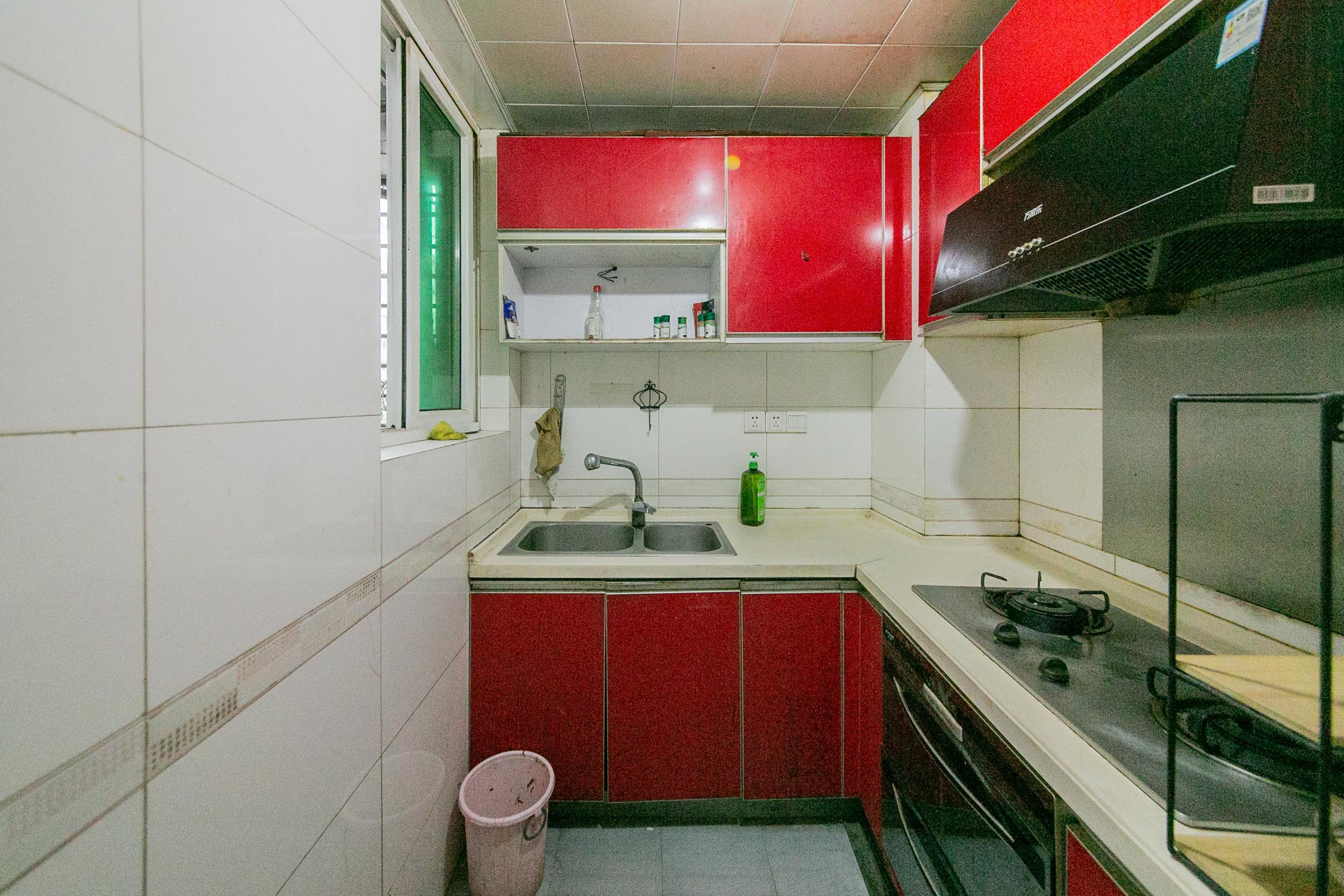 珠江花城一期桂苑  2室2厅1卫    83.96万厨房