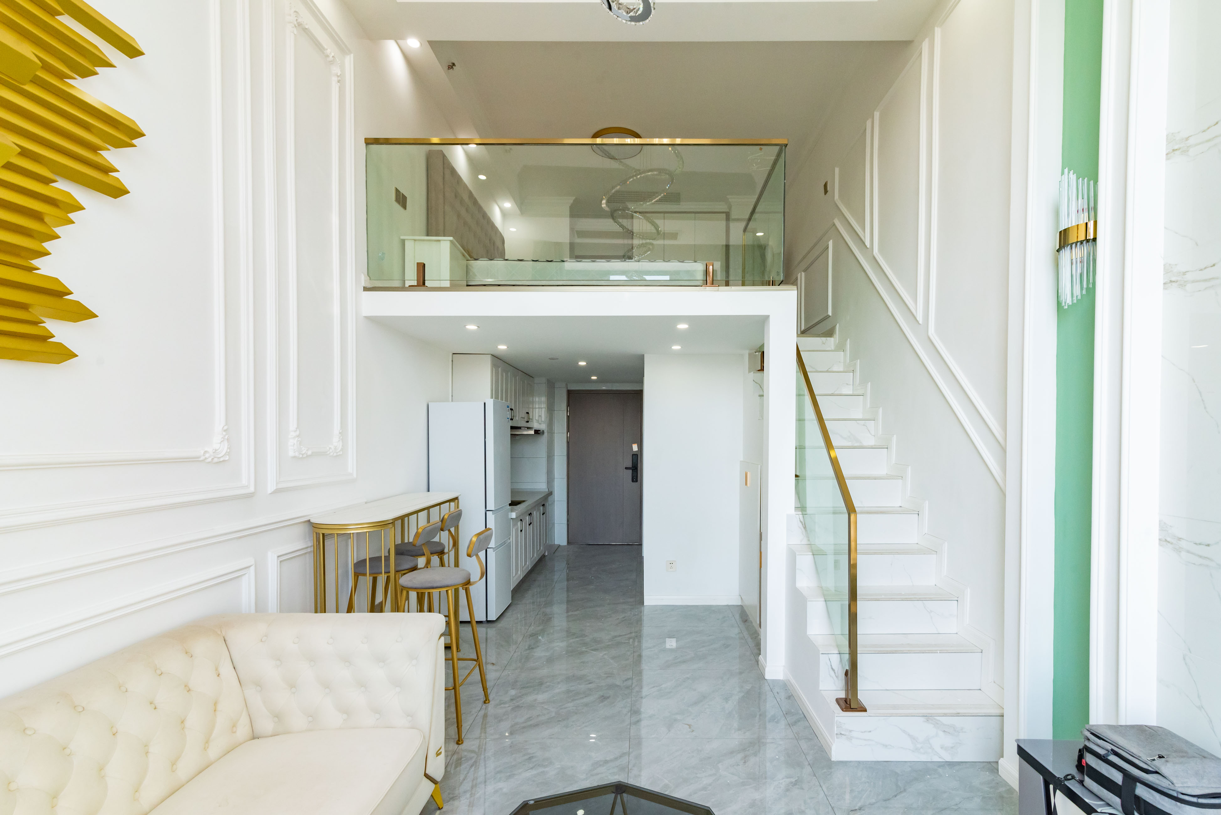 藏珑湖上公馆  1室1厅1卫    38.0万 藏珑湖上公馆  1室1厅1卫    38.0万