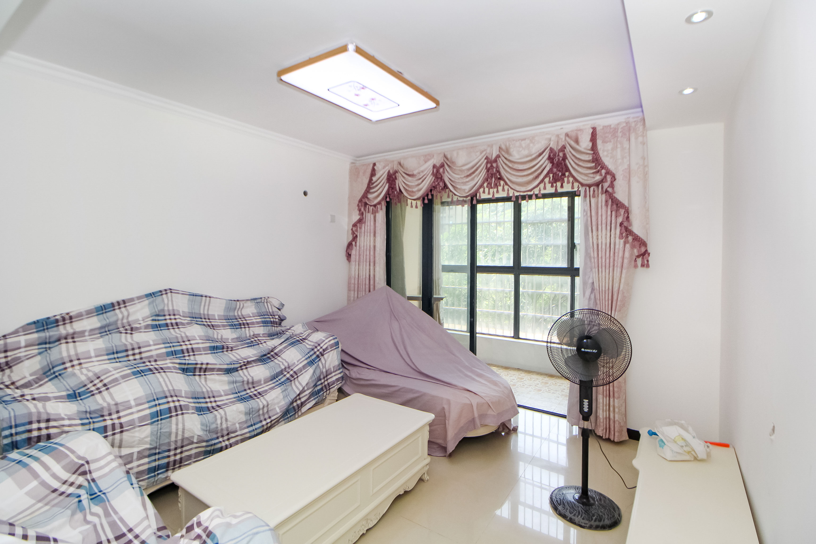 中建麓山和苑  3室2厅1卫   91.00万客厅
