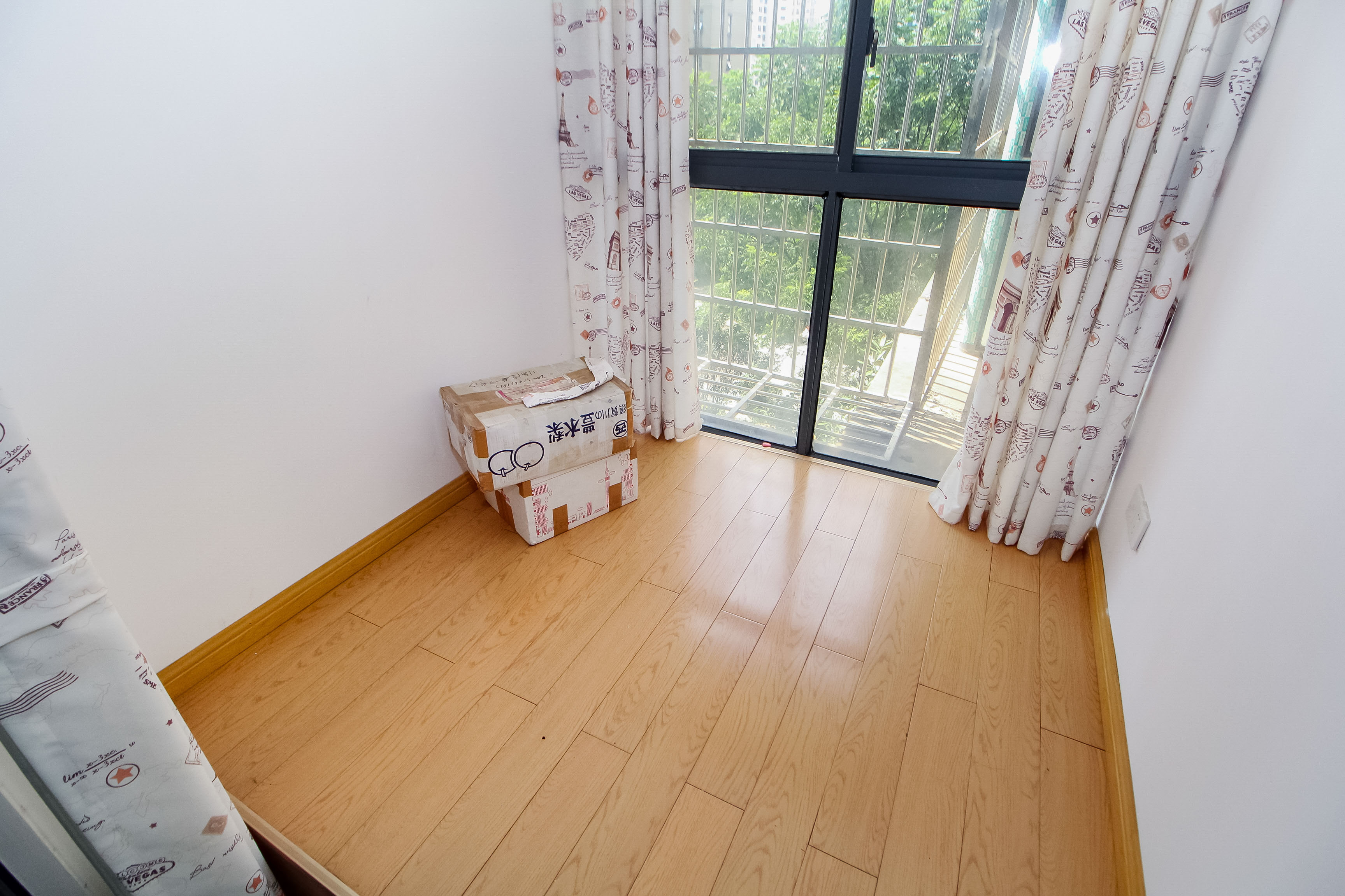 中建麓山和苑  3室2厅1卫   91.00万阳台