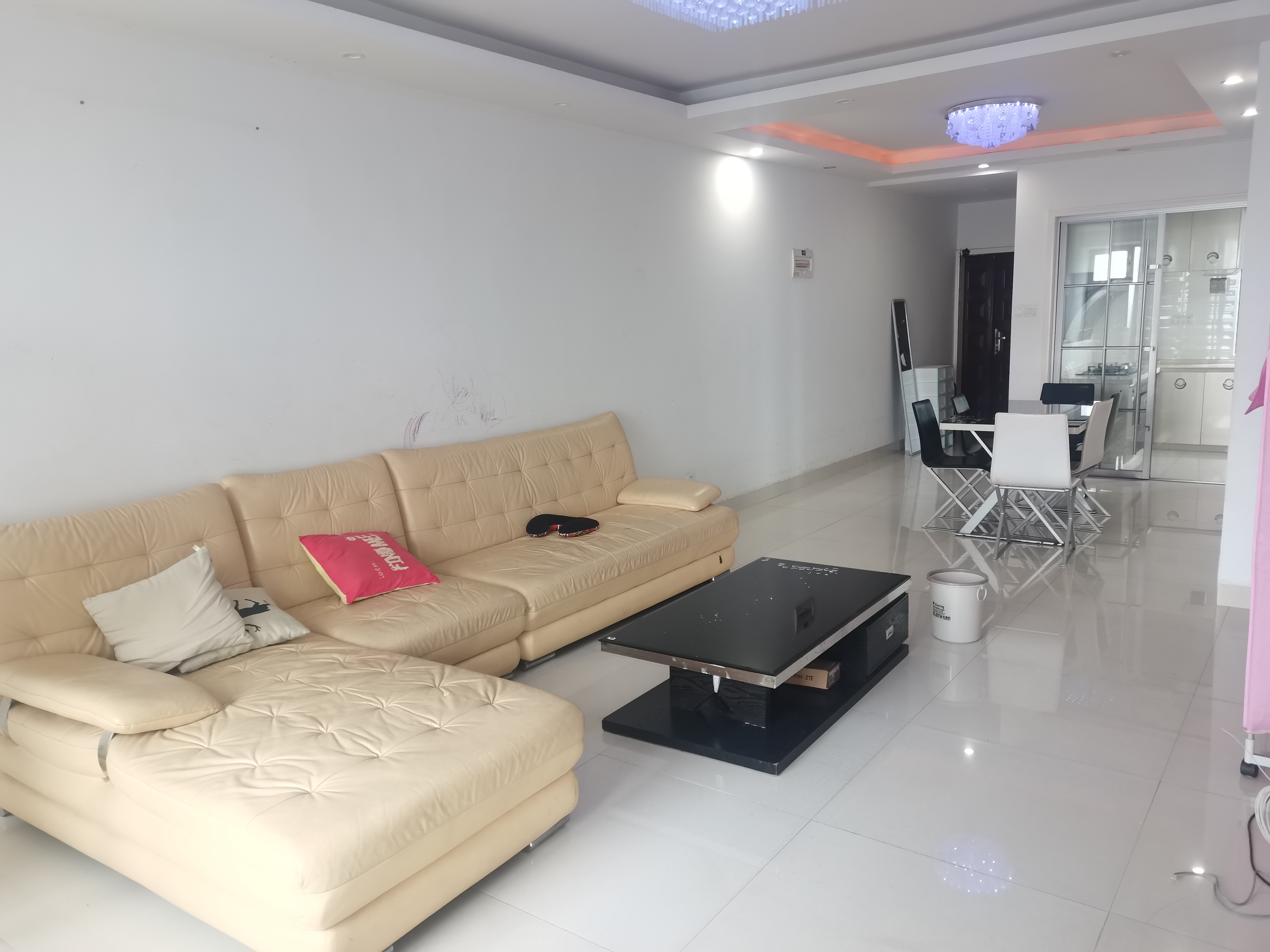 山水国际 3室2厅2卫 99.0万 山水国际 3室2厅2卫 99.0万室内图