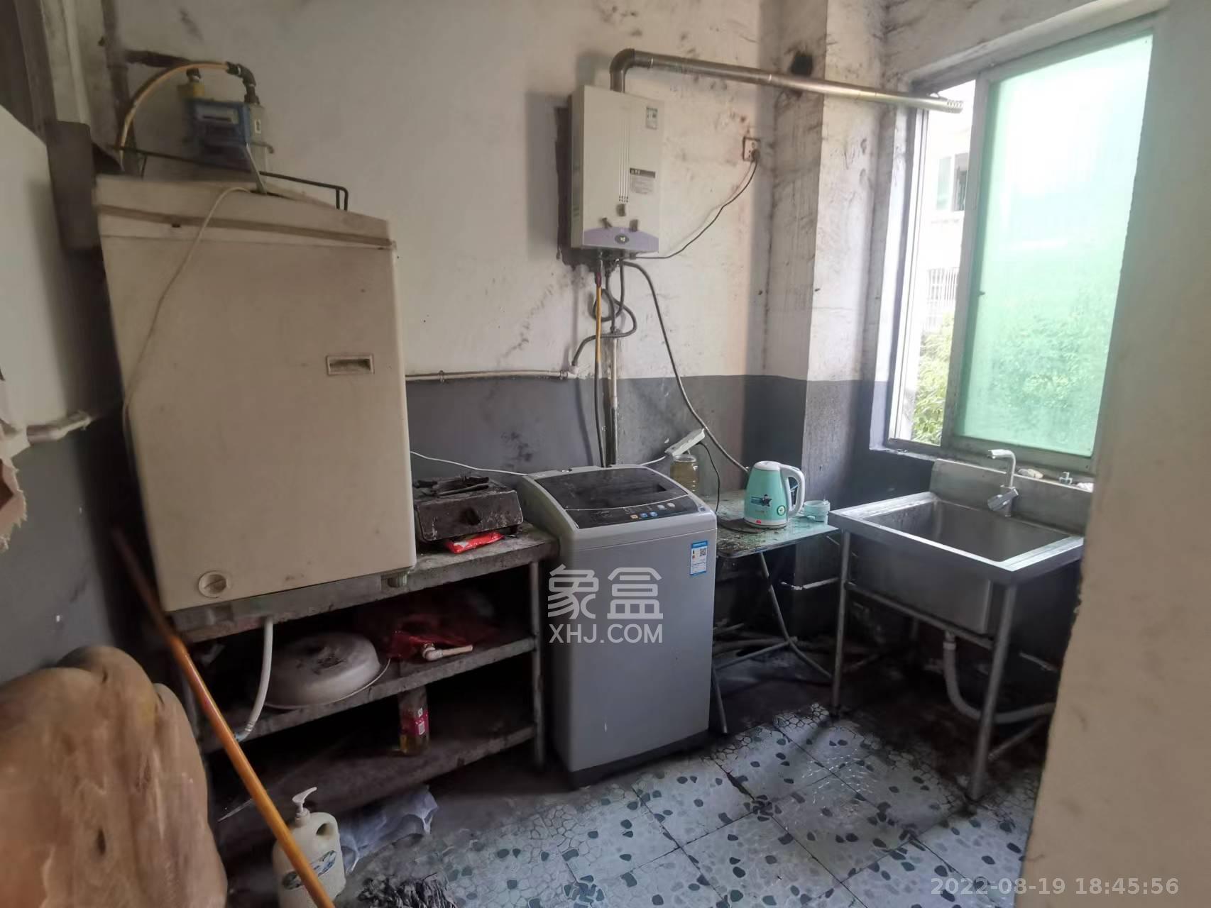 中南汽车世界  2室2厅1卫   1150.00元/月小区图