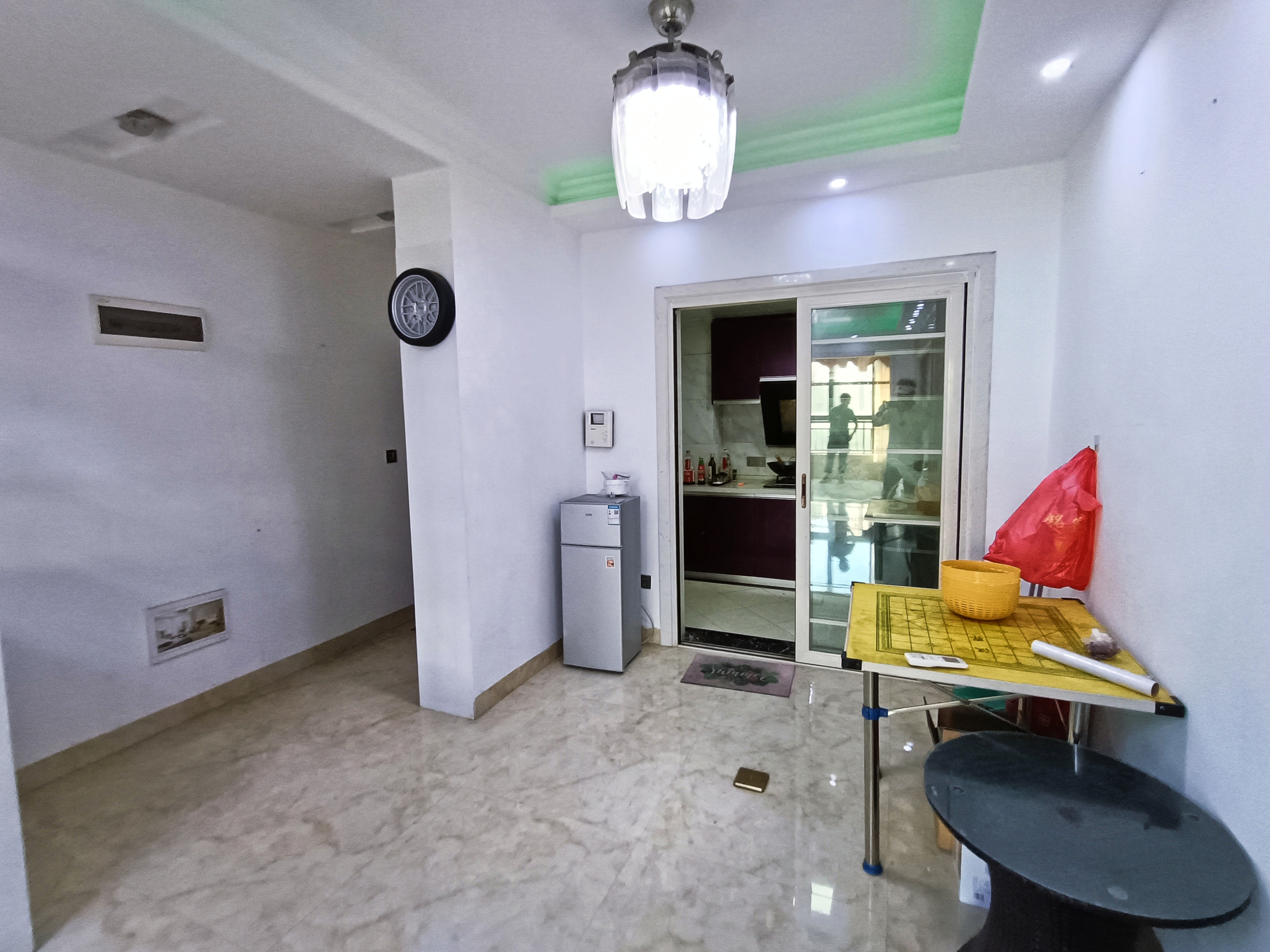 珠江愉景新城  2室2厅1卫    1800.0元/月室内图