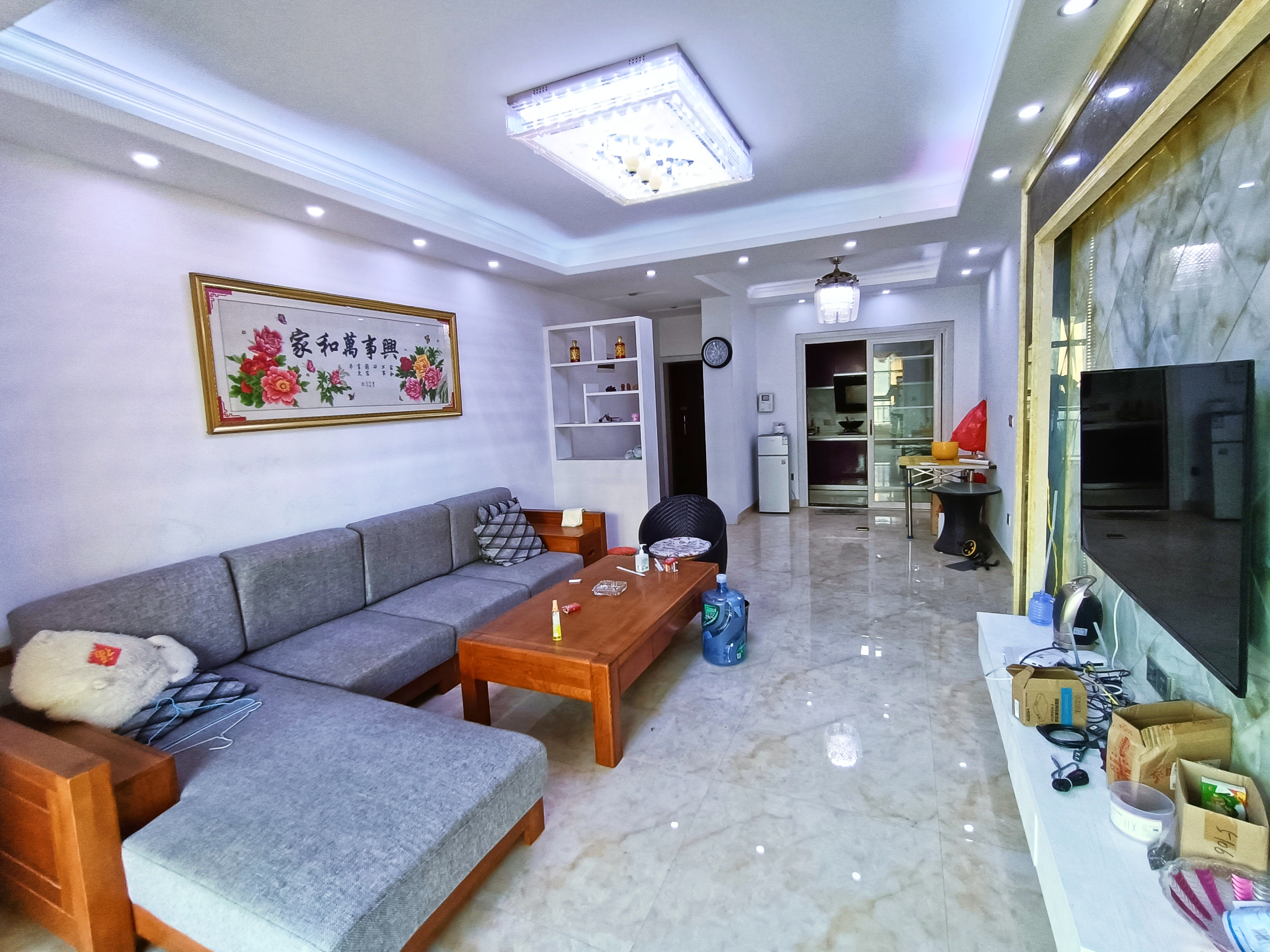 珠江愉景新城  2室2厅1卫    1800.0元/月室内图1