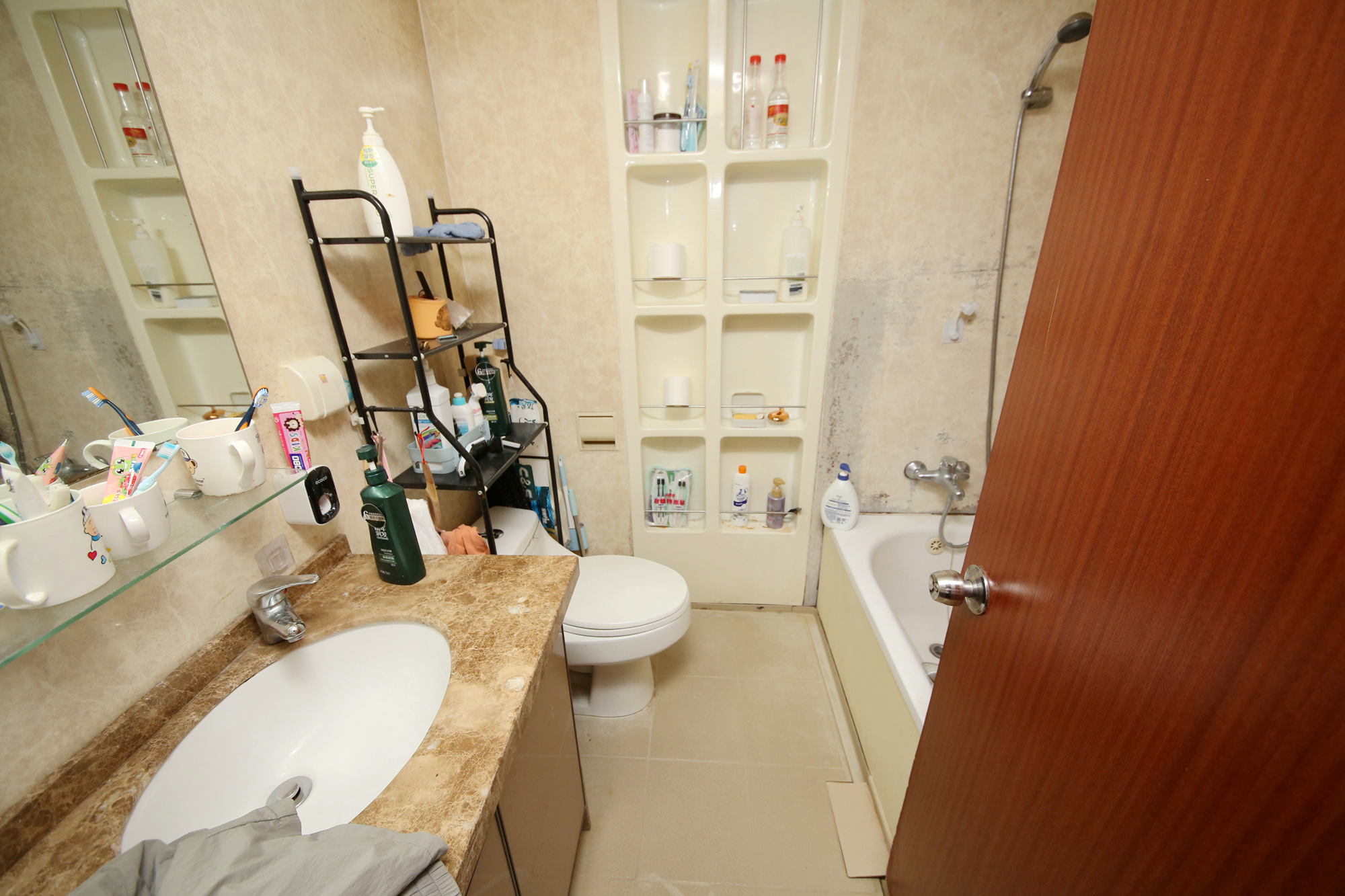 盛世美居荷园  2室2厅1卫   122.10万卫生间