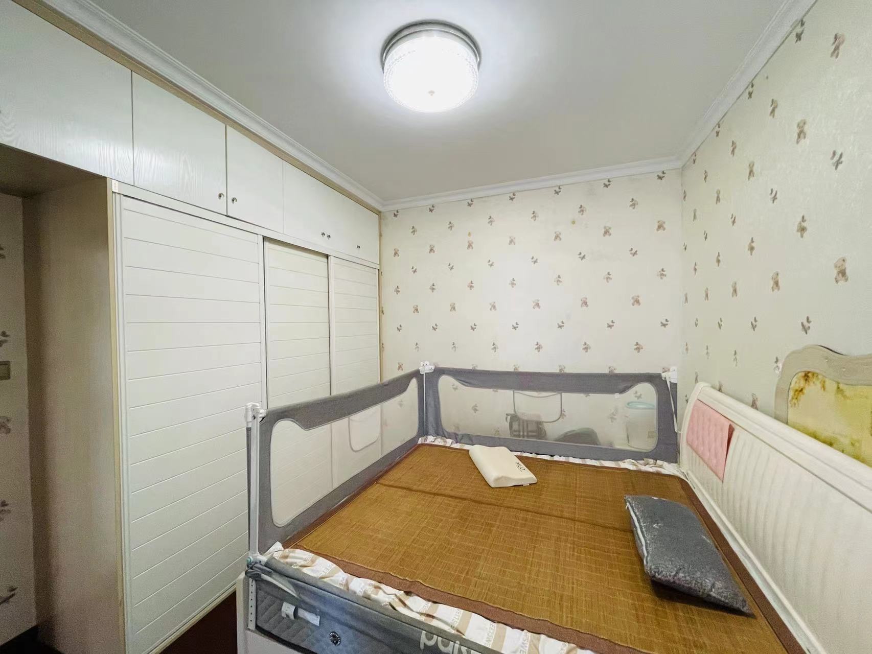 曼哈顿花园 2室2厅1卫 65.0万 曼哈顿花园 2室2厅1卫 65.0万室内图