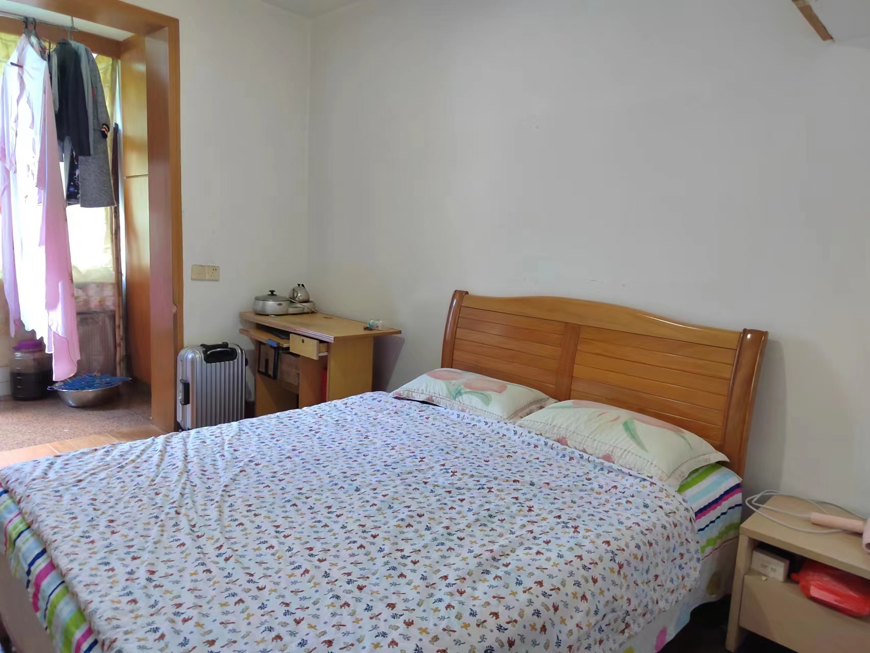 解放村 2室1厅1卫 19.0万 解放村 2室1厅1卫 19.0万客厅