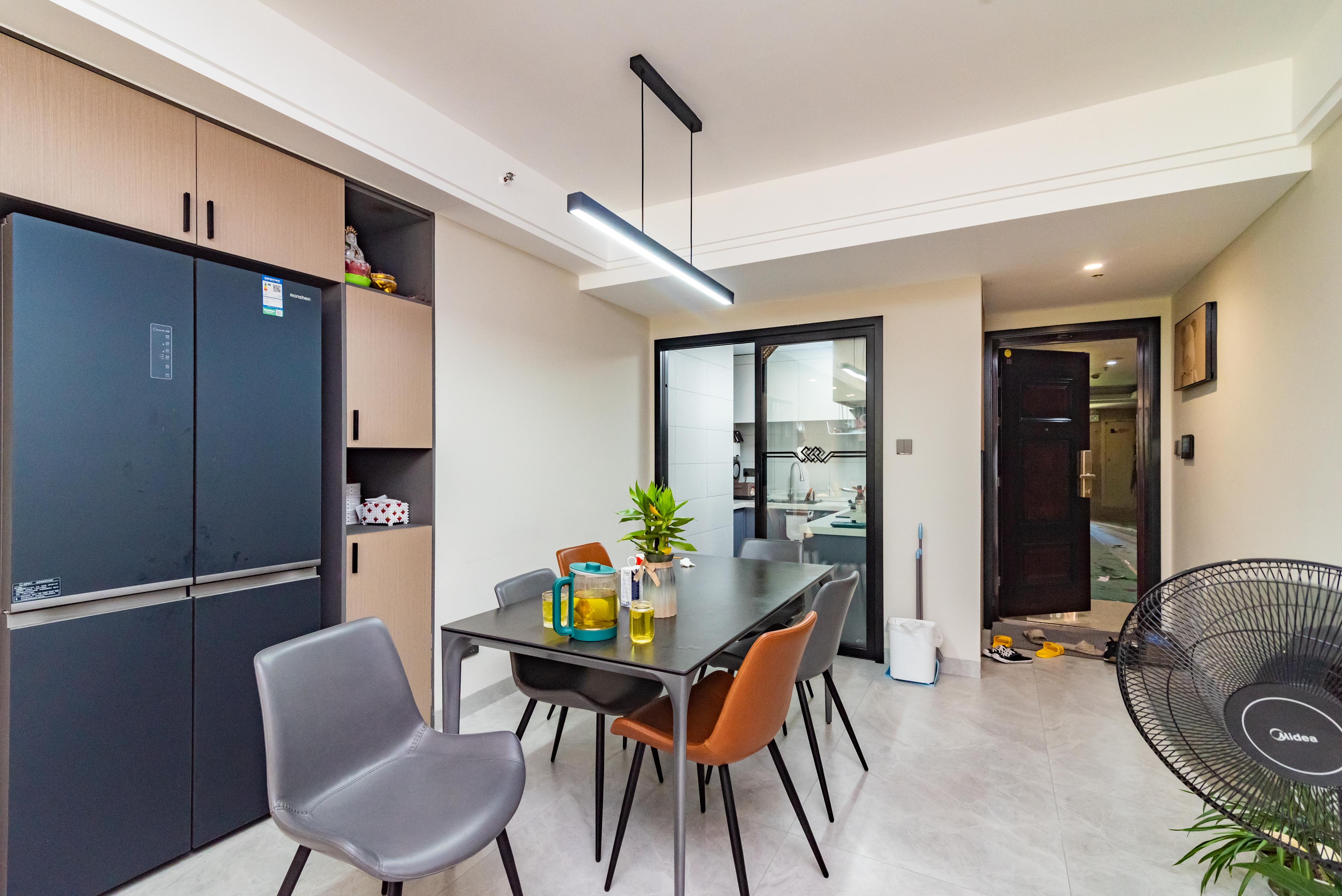 北辰三角洲E7区  3室2厅2卫    224.8万客厅