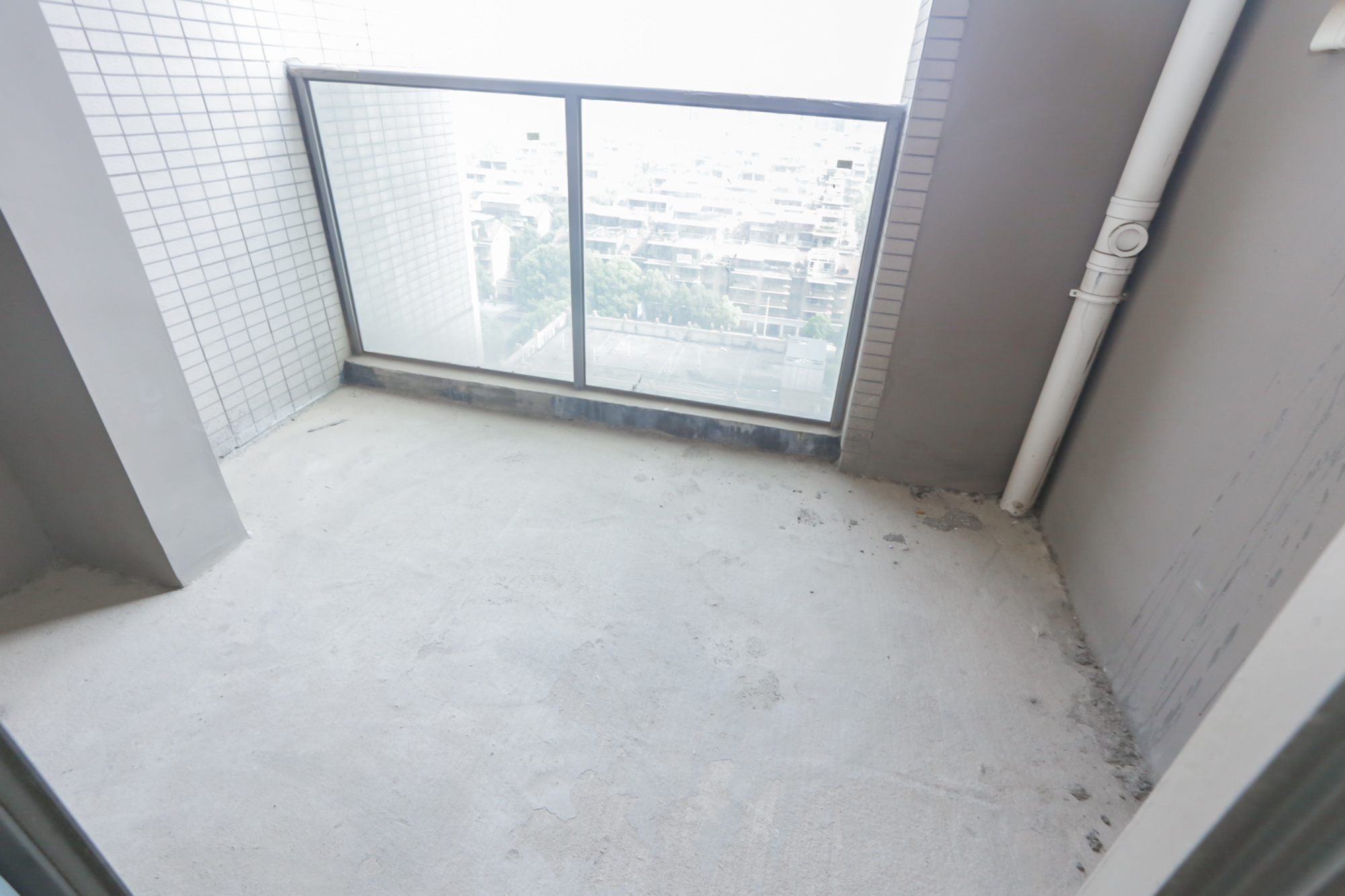 八方小区C区  3室2厅2卫   454.00万阳台