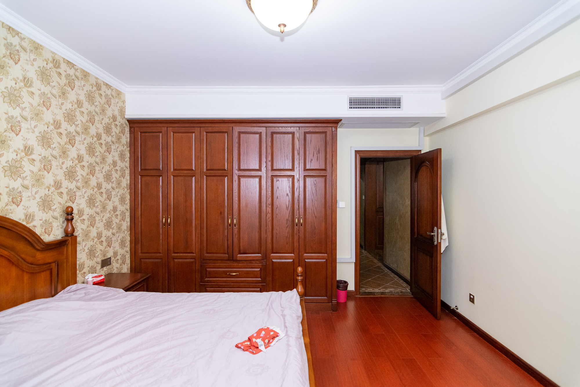 金湘苑(星澜之悦)  5室0厅0卫    300.0万 金湘苑(星澜之悦)  5室0厅0卫    300.0万卧室