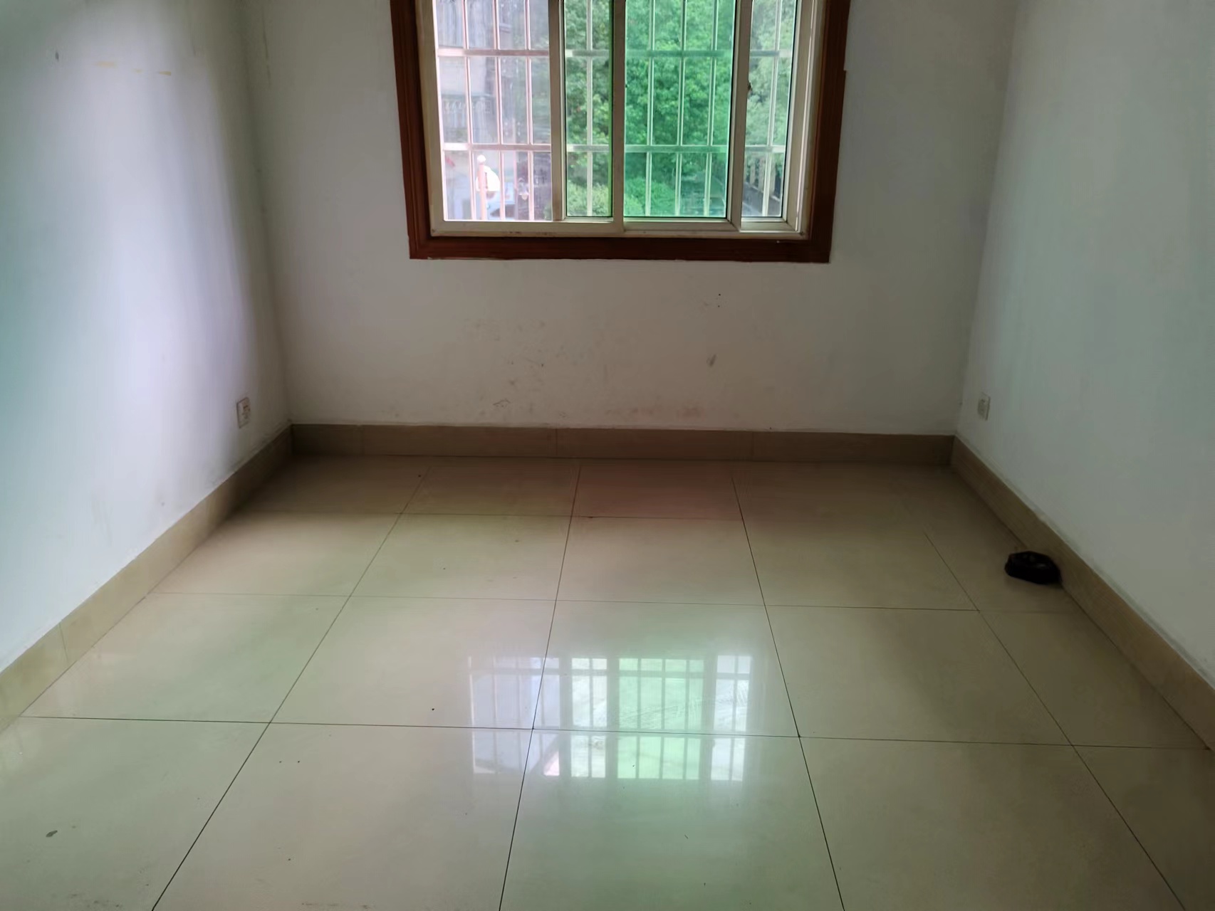 花园三村 3室2厅1卫 80.0万 花园三村 3室2厅1卫 80.0万室内图