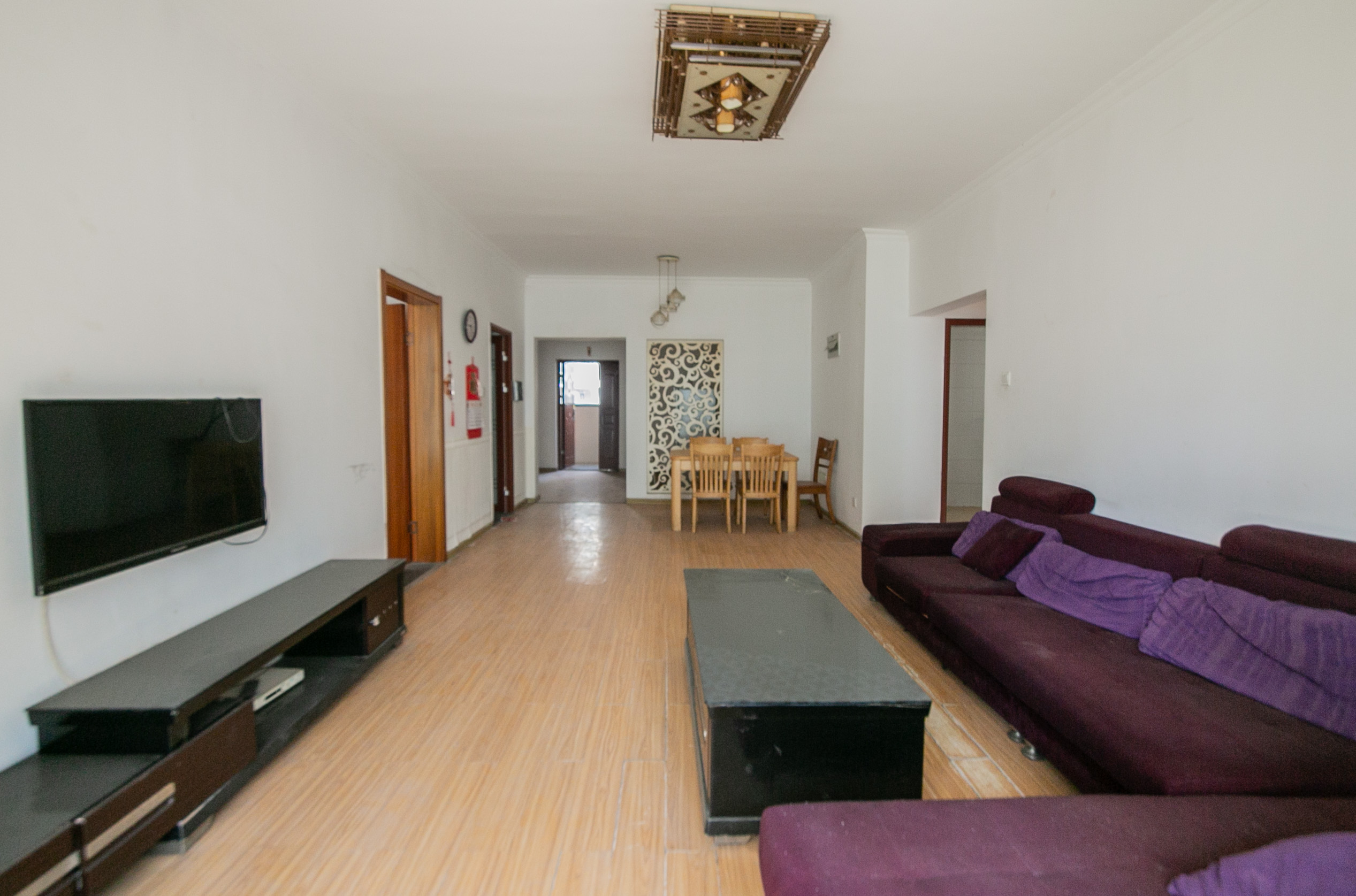 湘江世纪城贯江苑 3室2厅2卫 110.0万 湘江世纪城贯江苑 3室2厅2卫 110.0万客厅