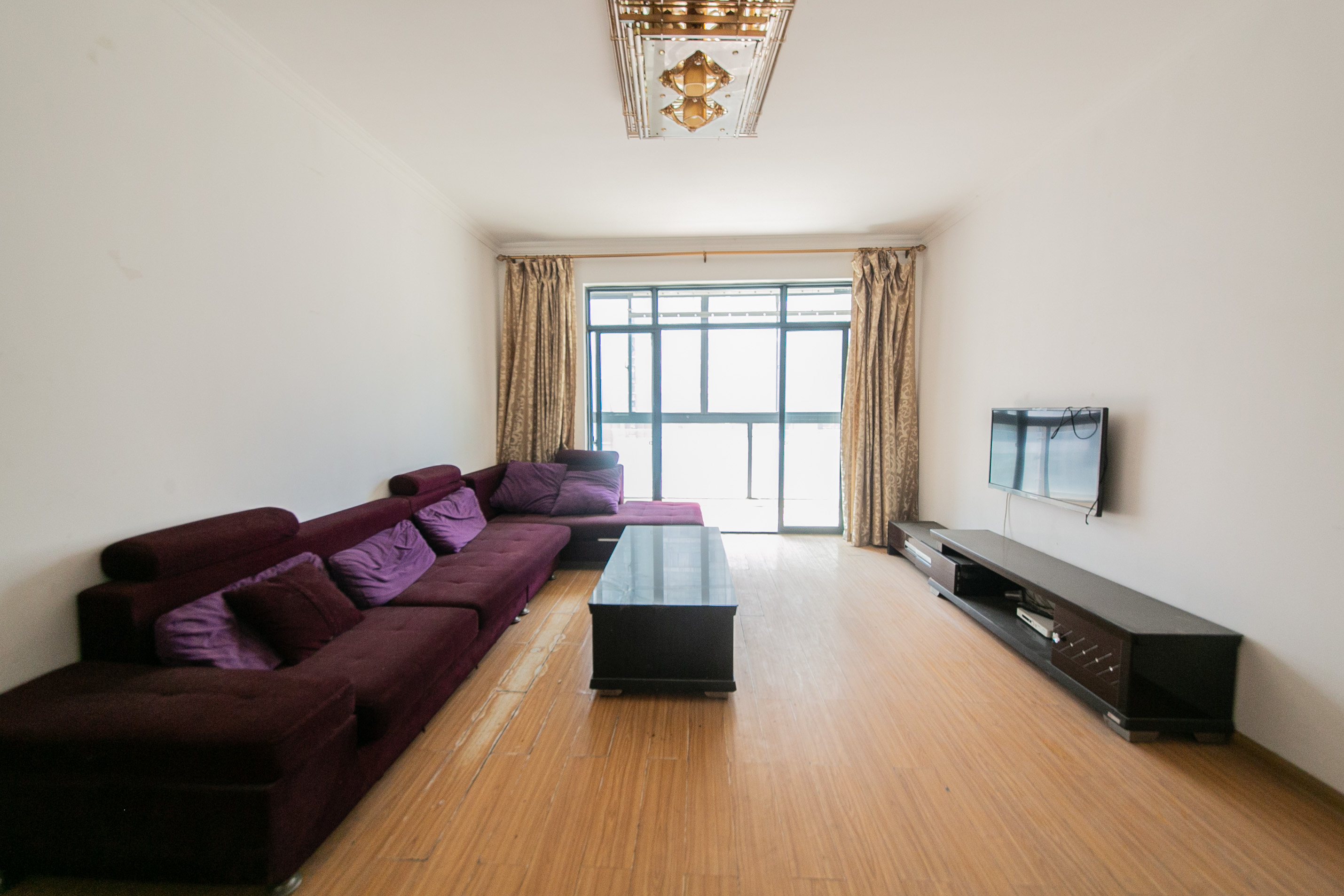 湘江世纪城贯江苑 3室2厅2卫 110.0万 湘江世纪城贯江苑 3室2厅2卫 110.0万客厅