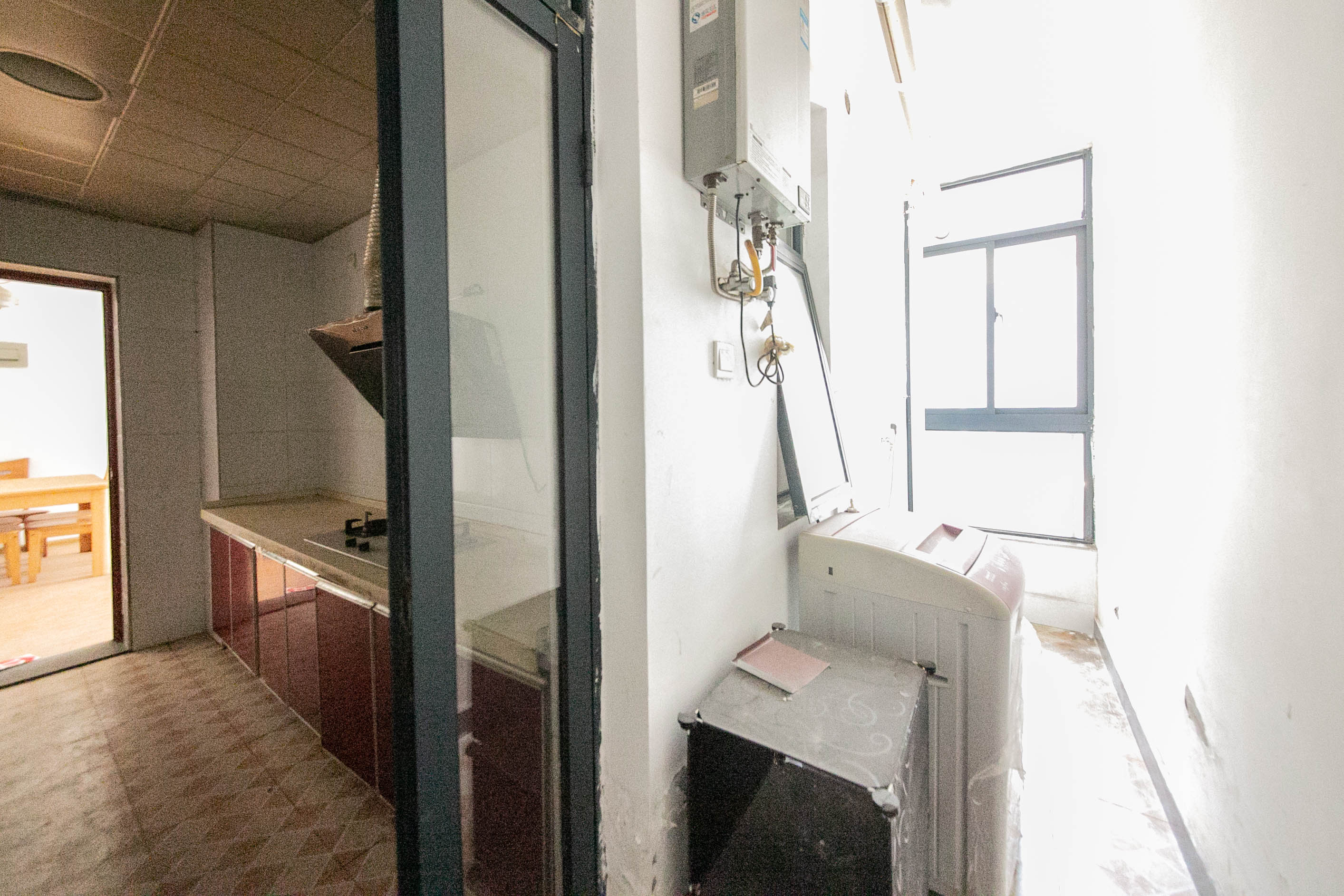 湘江世纪城贯江苑 3室2厅2卫 110.0万 湘江世纪城贯江苑 3室2厅2卫 110.0万阳台