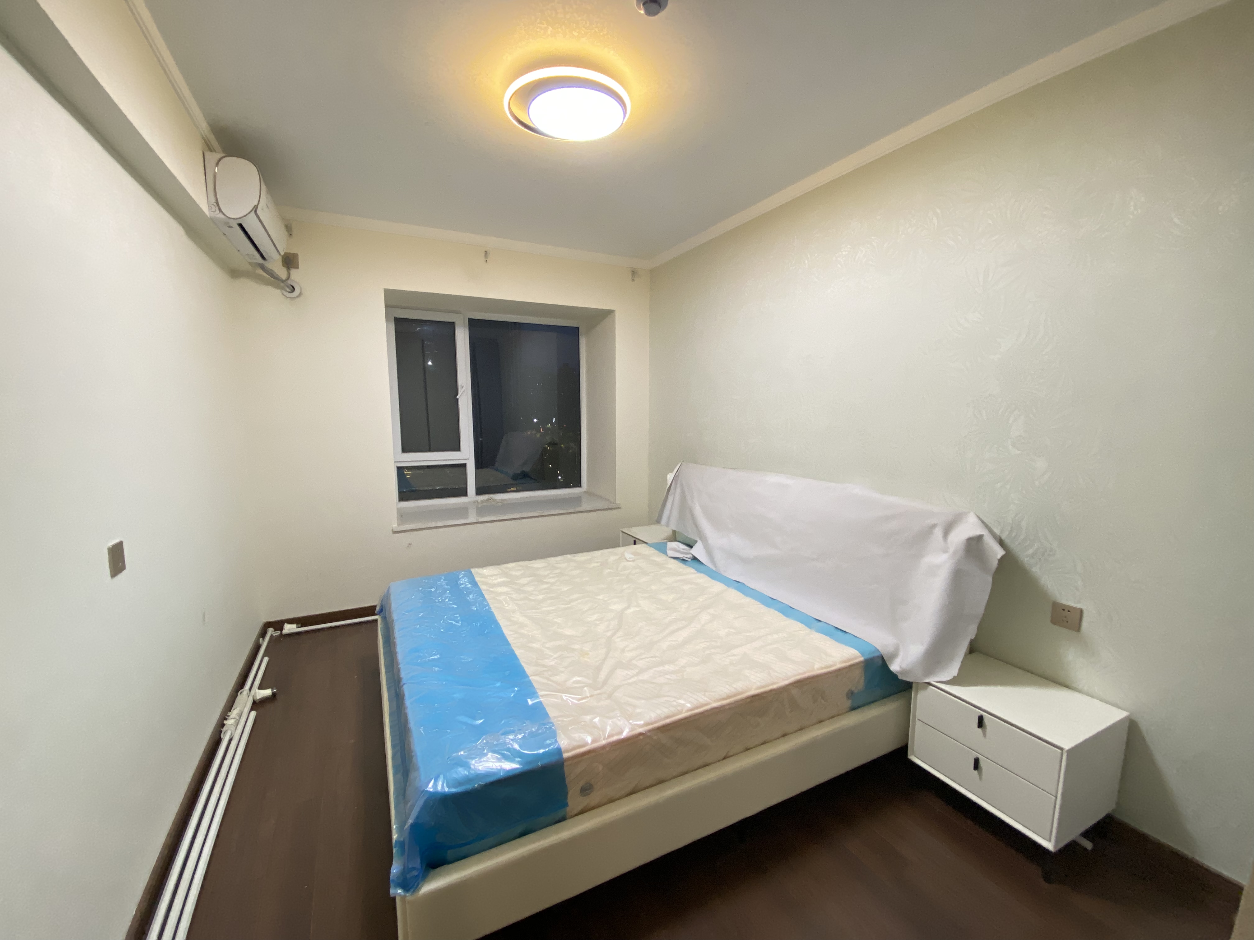 万科城市之光南区  3室2厅2卫   4200.00元/月室内图