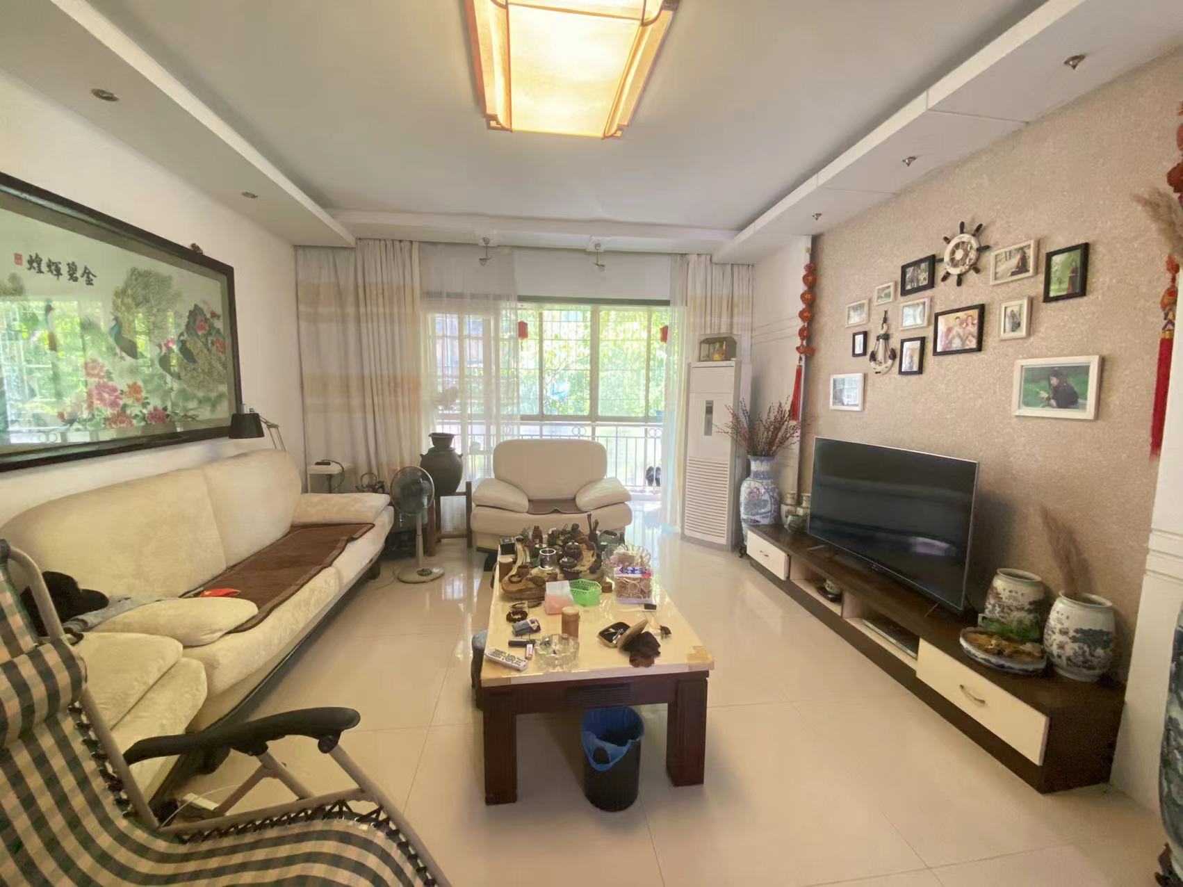 德馨小区 3室2厅2卫 59.8万 德馨小区 3室2厅2卫 59.8万室内图