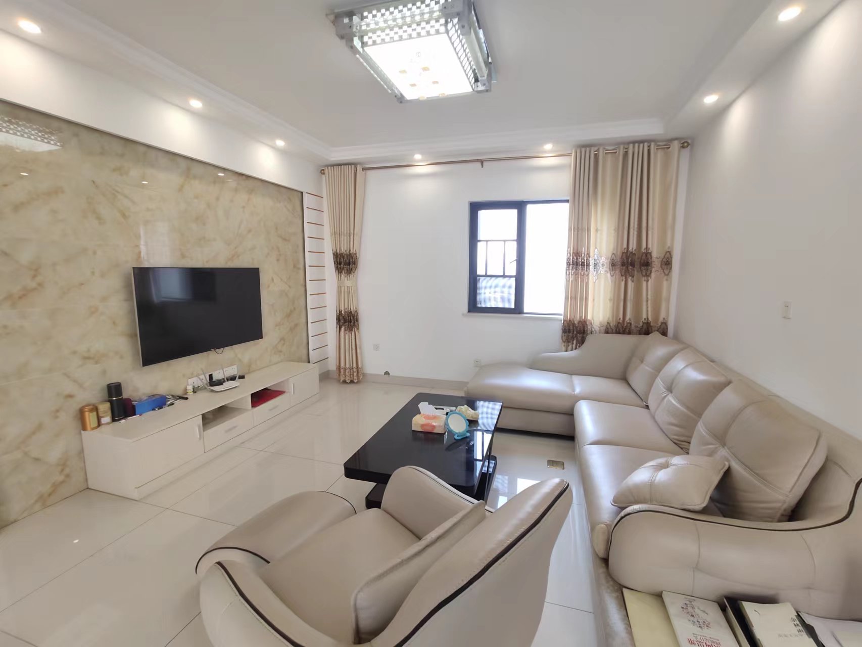 美的城一期 3室2厅2卫 90.00万 美的城一期 3室2厅2卫 90.00万室内图