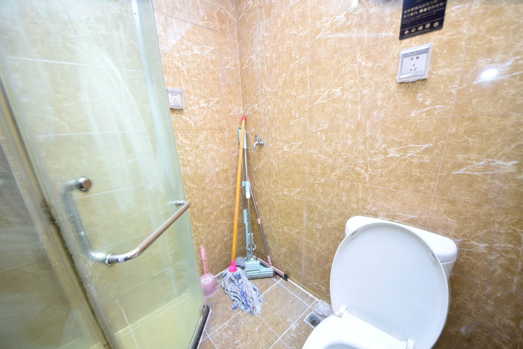 东塘瑞府  1室1厅1卫   50.80万卫生间