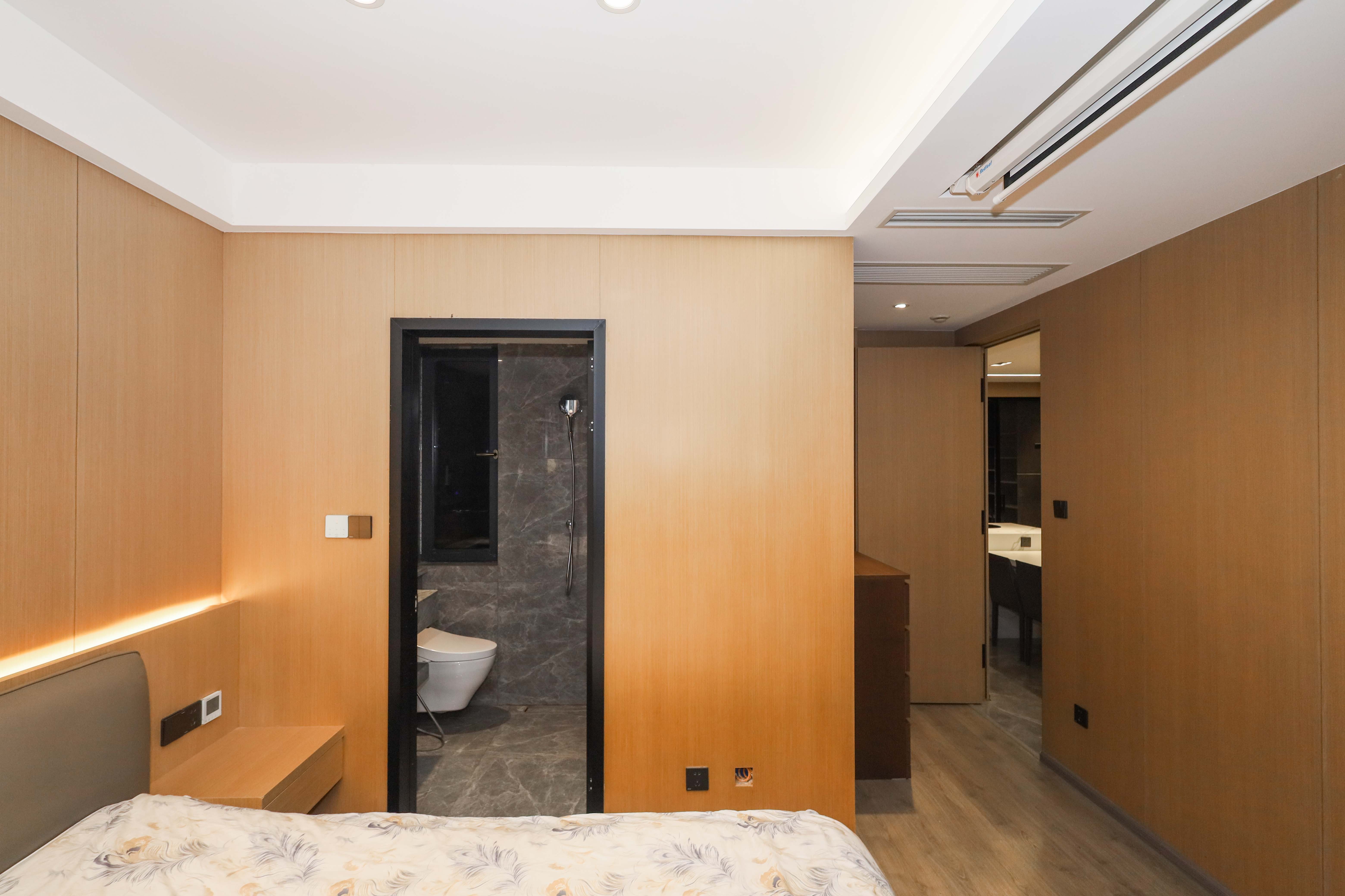 建發(fā)央著  3室2廳2衛(wèi)    215.0萬臥室