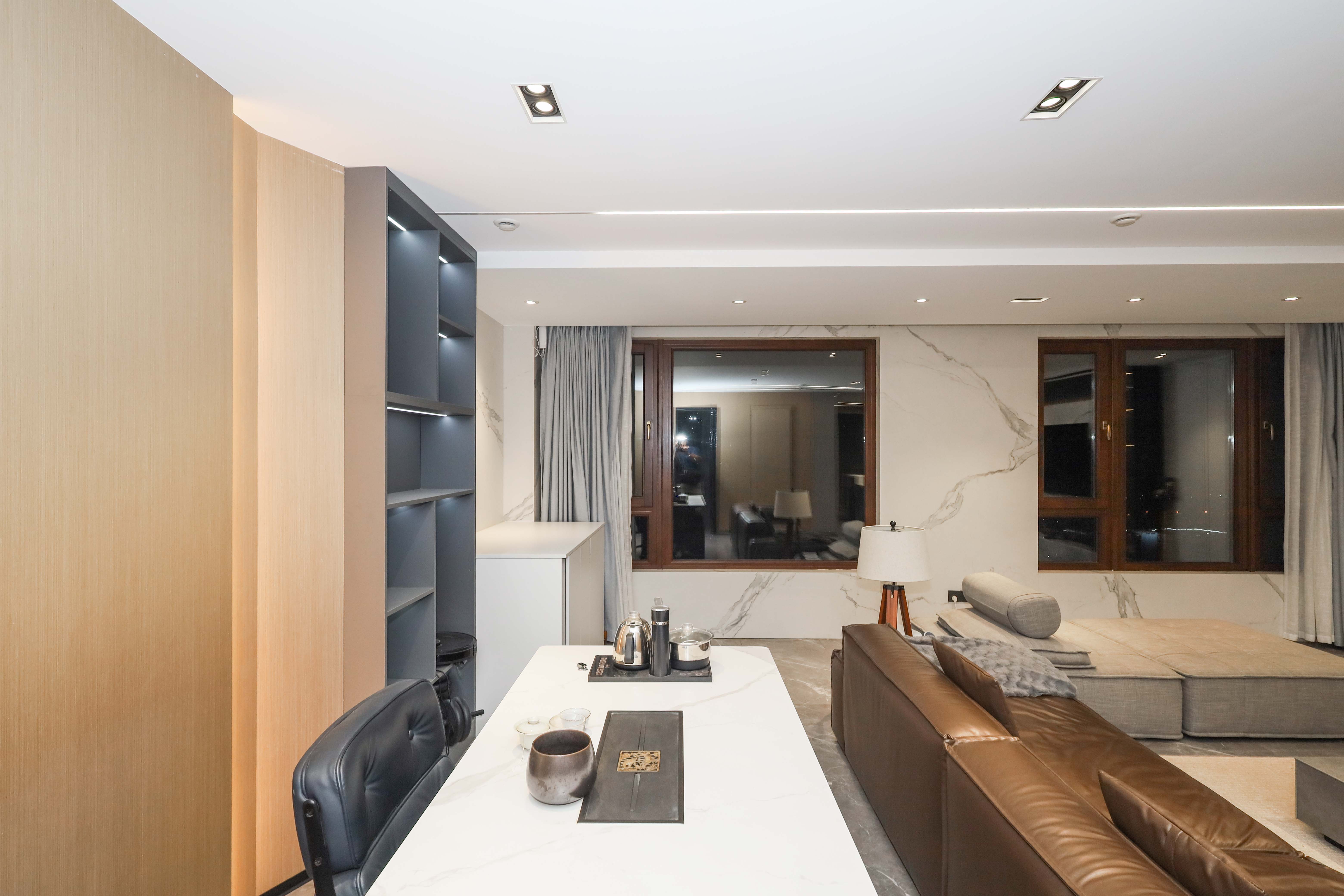 建發(fā)央著  3室2廳2衛(wèi)    215.0萬其他