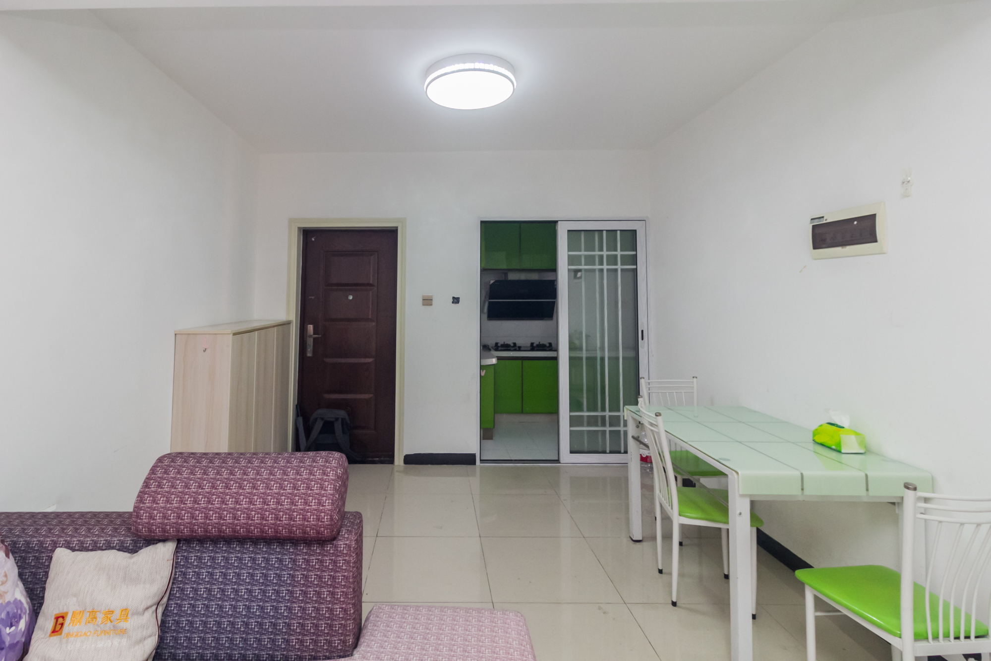 湘楚华庭 2室2厅1卫 55.0万 湘楚华庭 2室2厅1卫 55.0万客厅