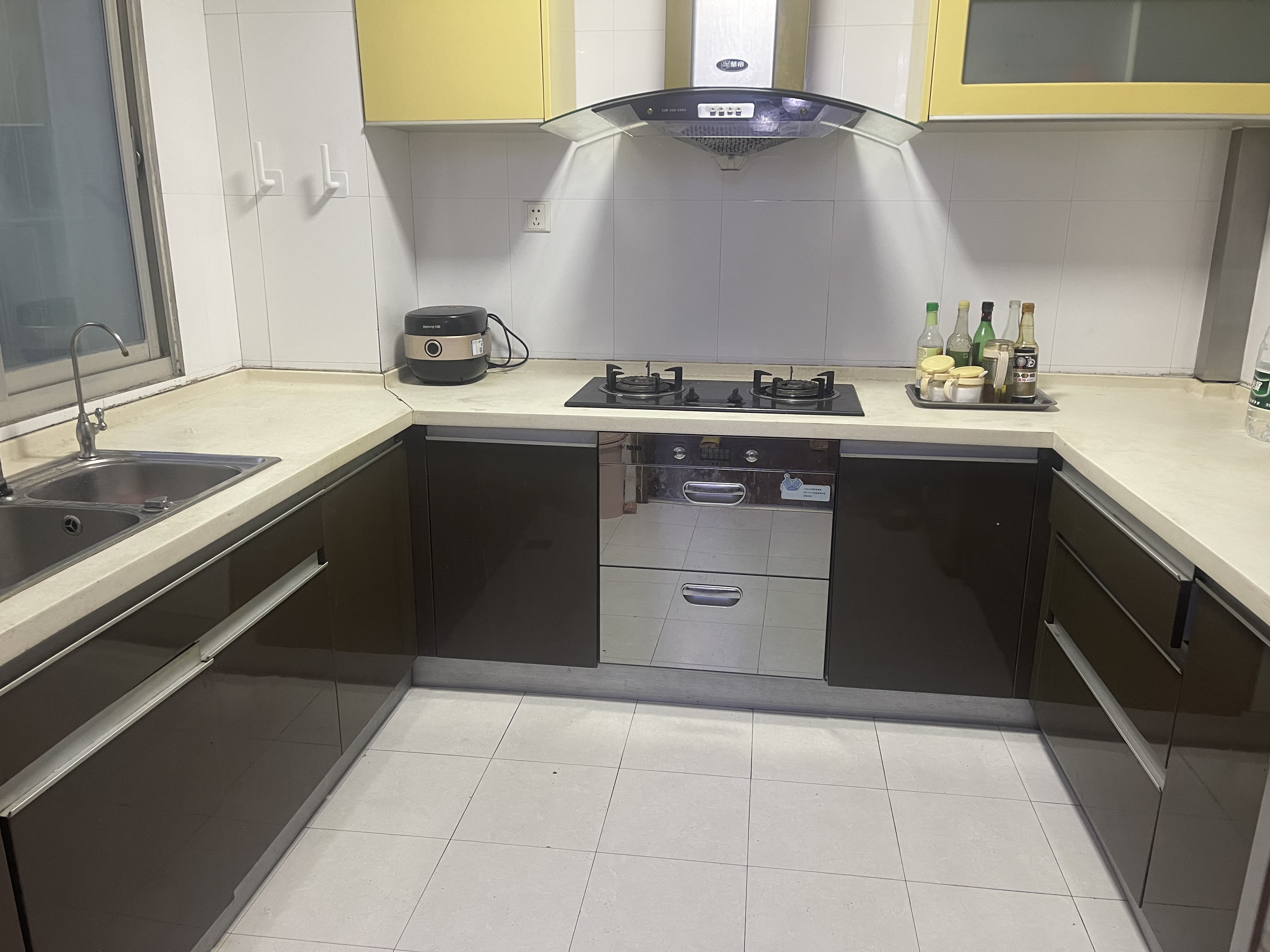 东方花园 3室2厅2卫 77.0万 东方花园 3室2厅2卫 77.0万室内图