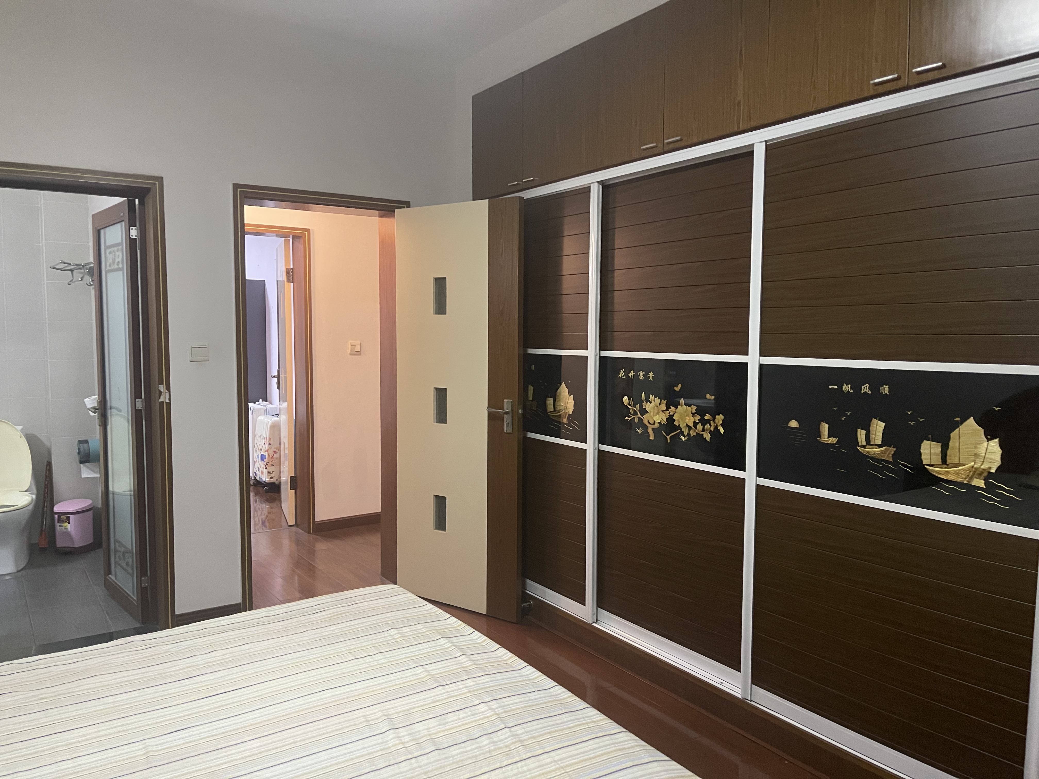 东方花园 3室2厅2卫 77.0万 东方花园 3室2厅2卫 77.0万室内图