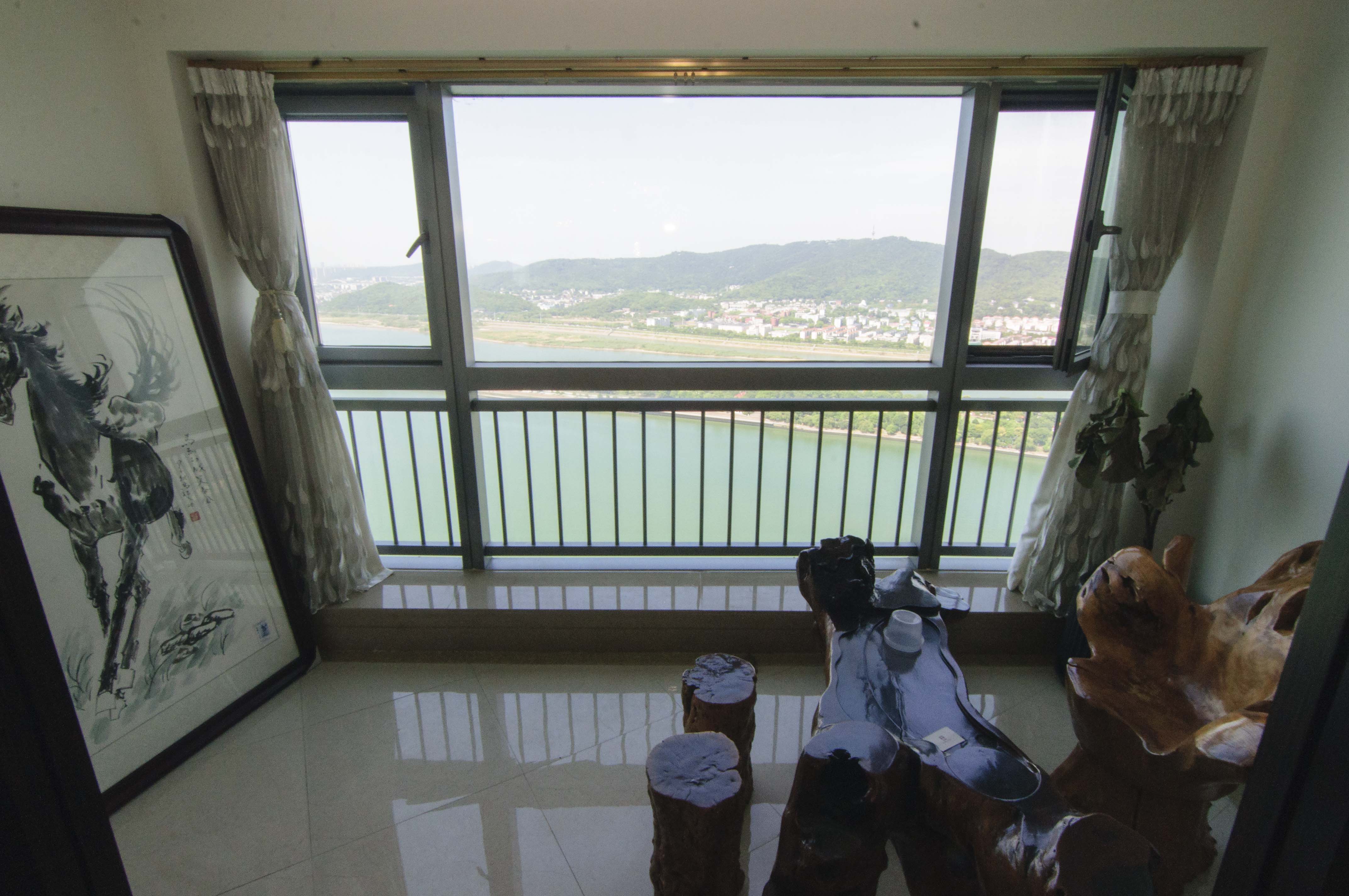 华远隆玺  3室2厅3卫    720.0万阳台