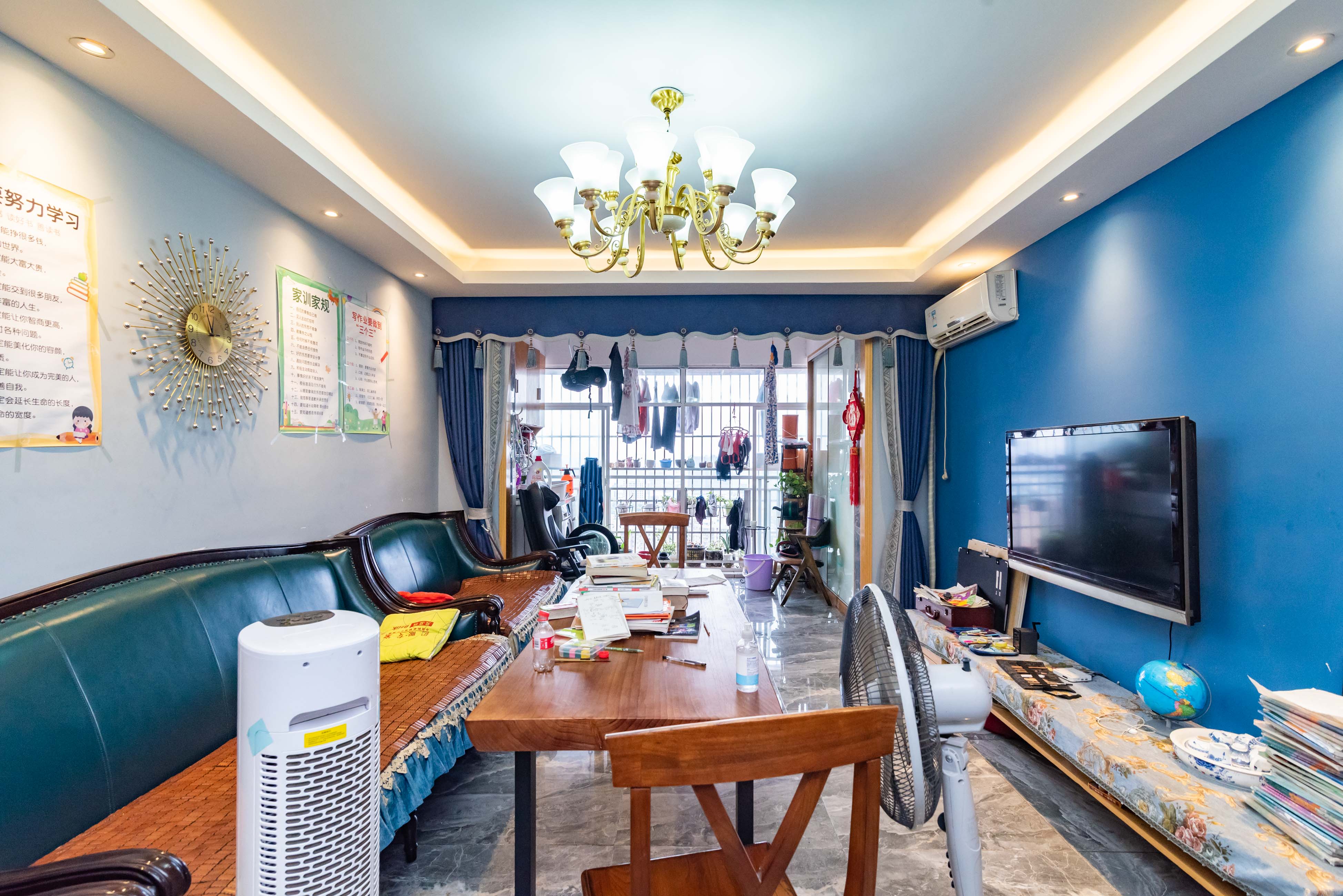 紫晶城  3室2厅1卫    55.0万 紫晶城  3室2厅1卫    55.0万客厅