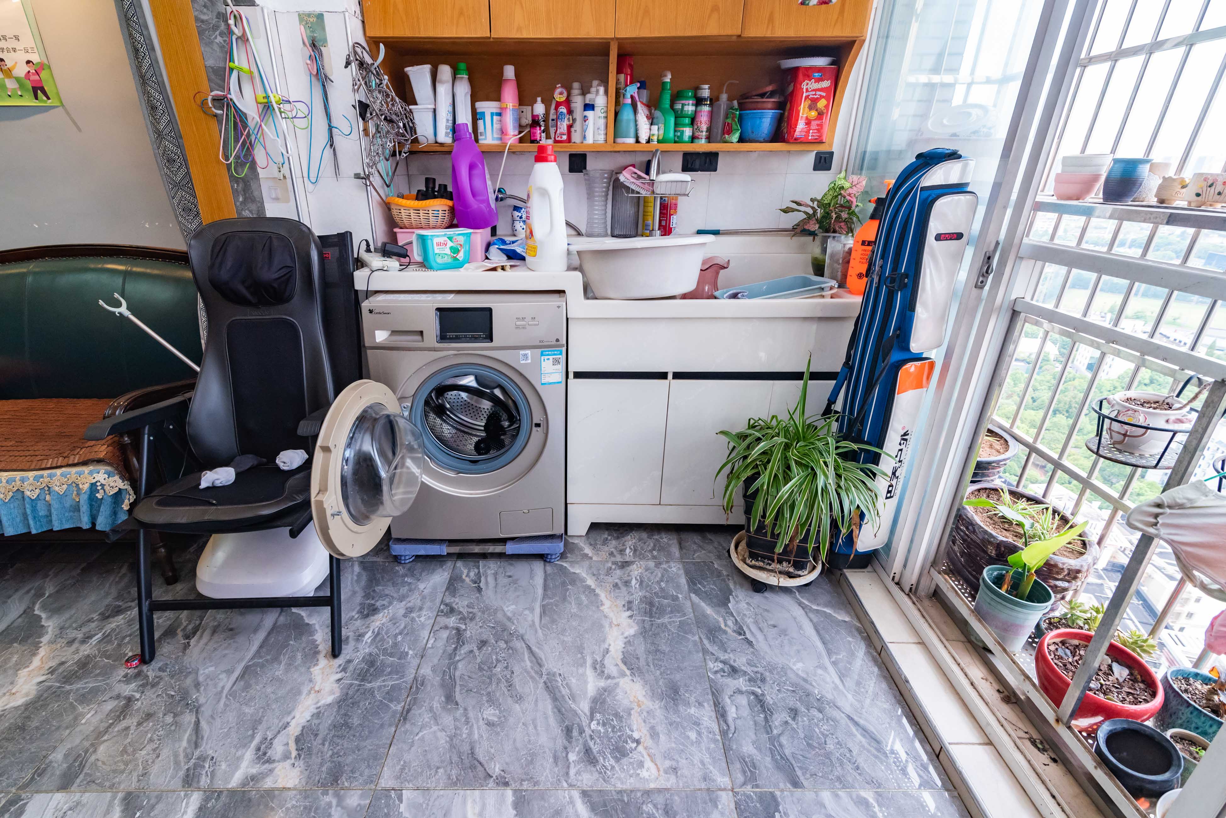 紫晶城  3室2厅1卫    55.0万 紫晶城  3室2厅1卫    55.0万阳台