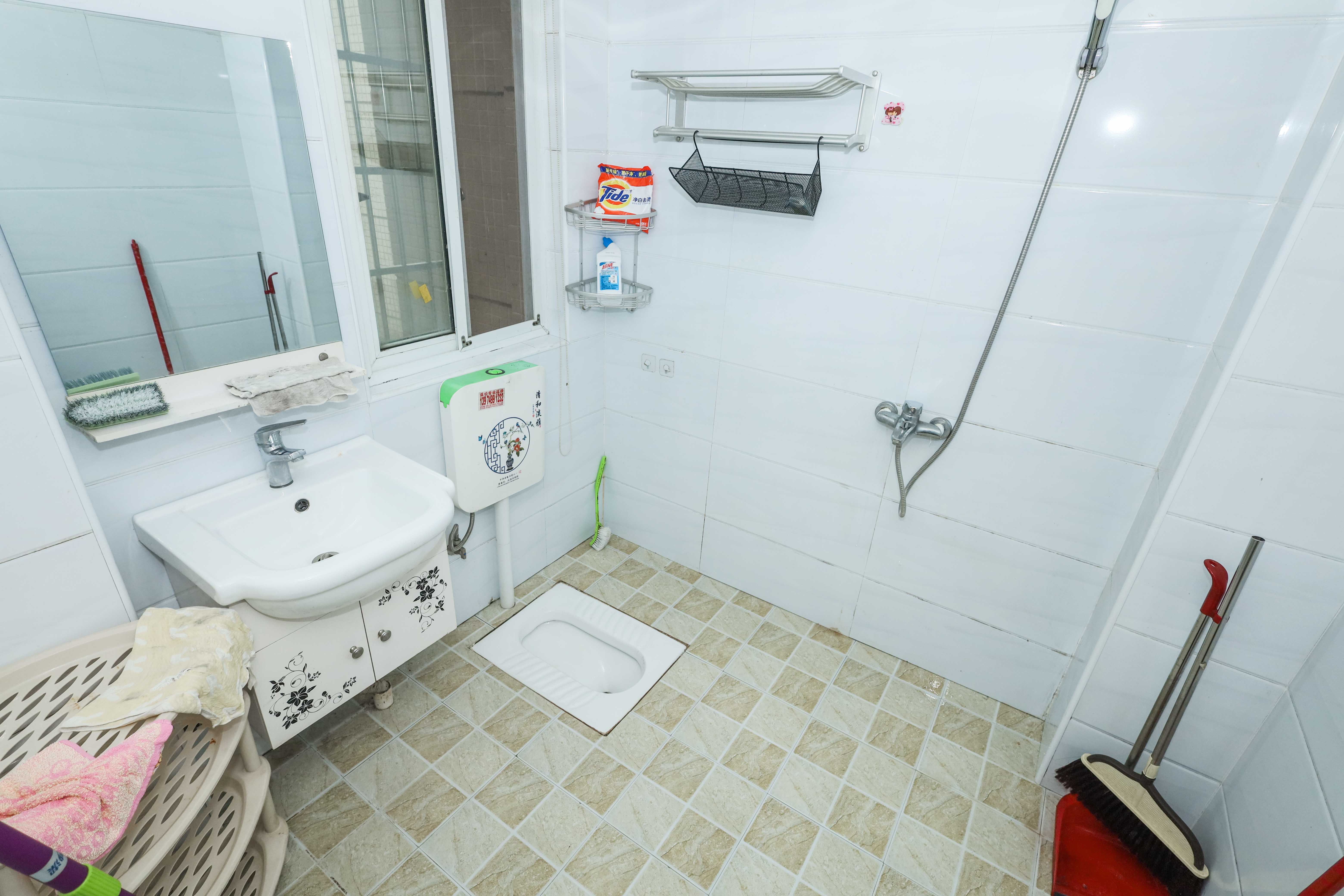可可小城（麓谷可可小城)  3室2厅1卫   92.00万卫生间