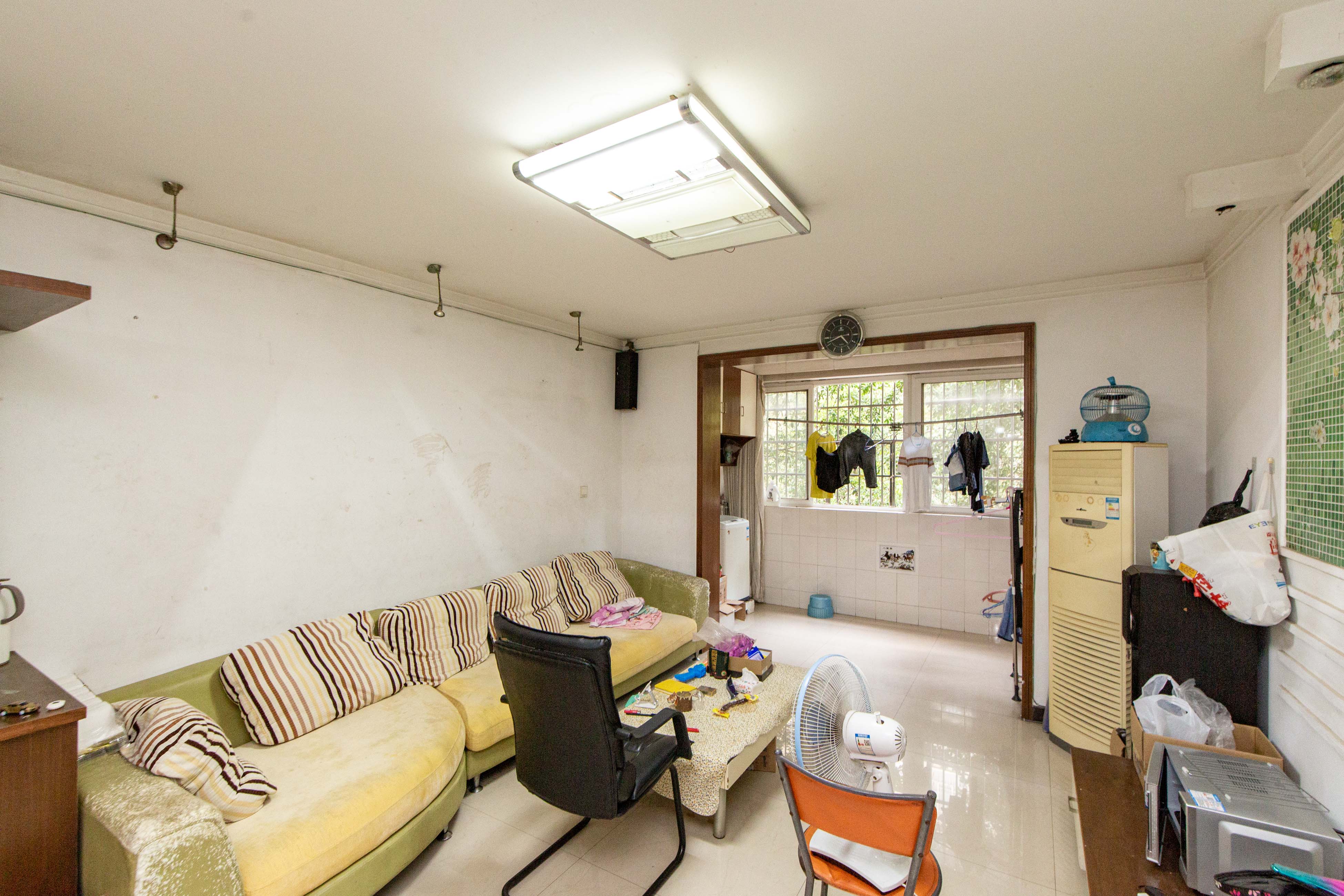 新星小区  2室1厅1卫   75.00万客厅