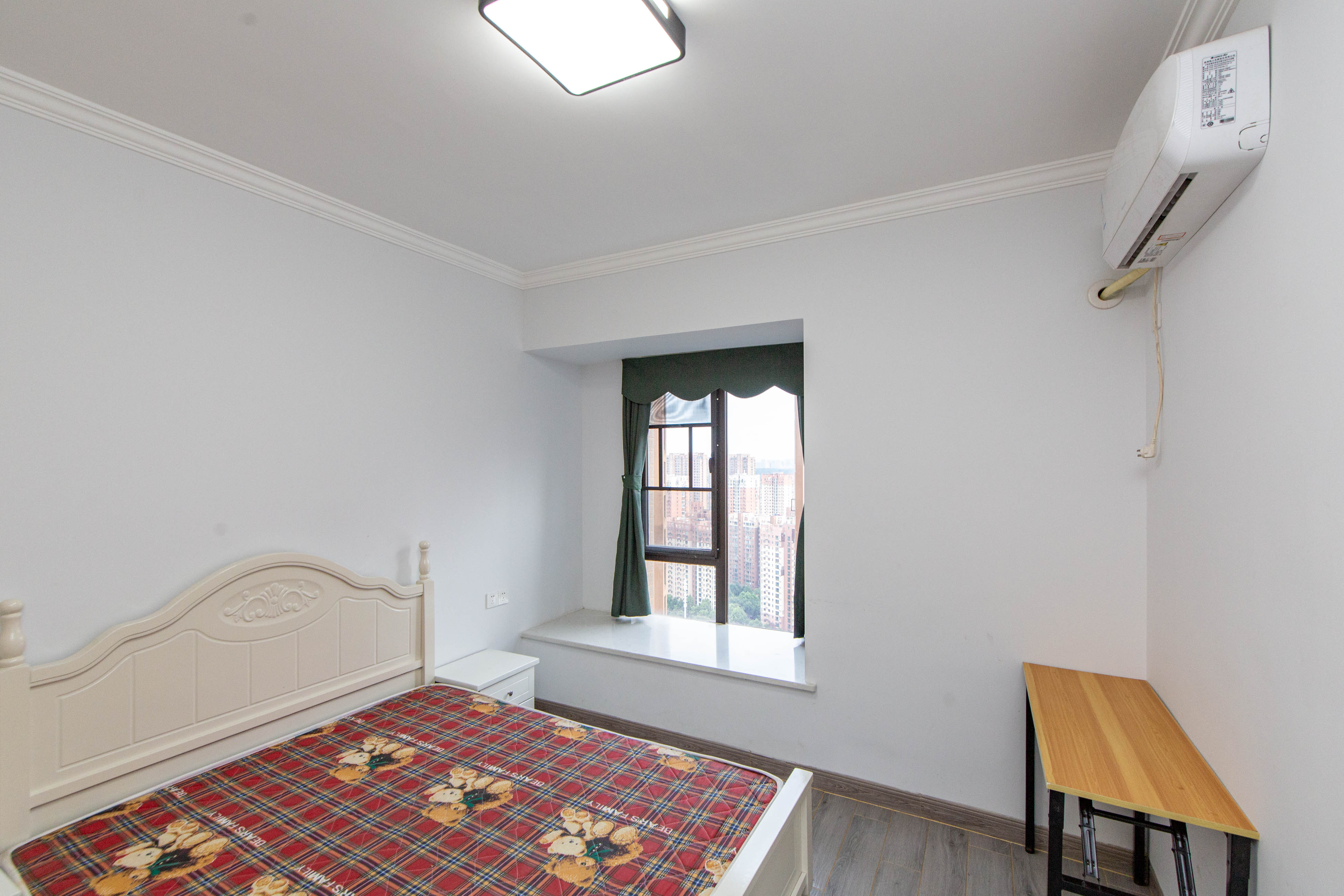 南城印象  3室2厅1卫    101.8万卧室