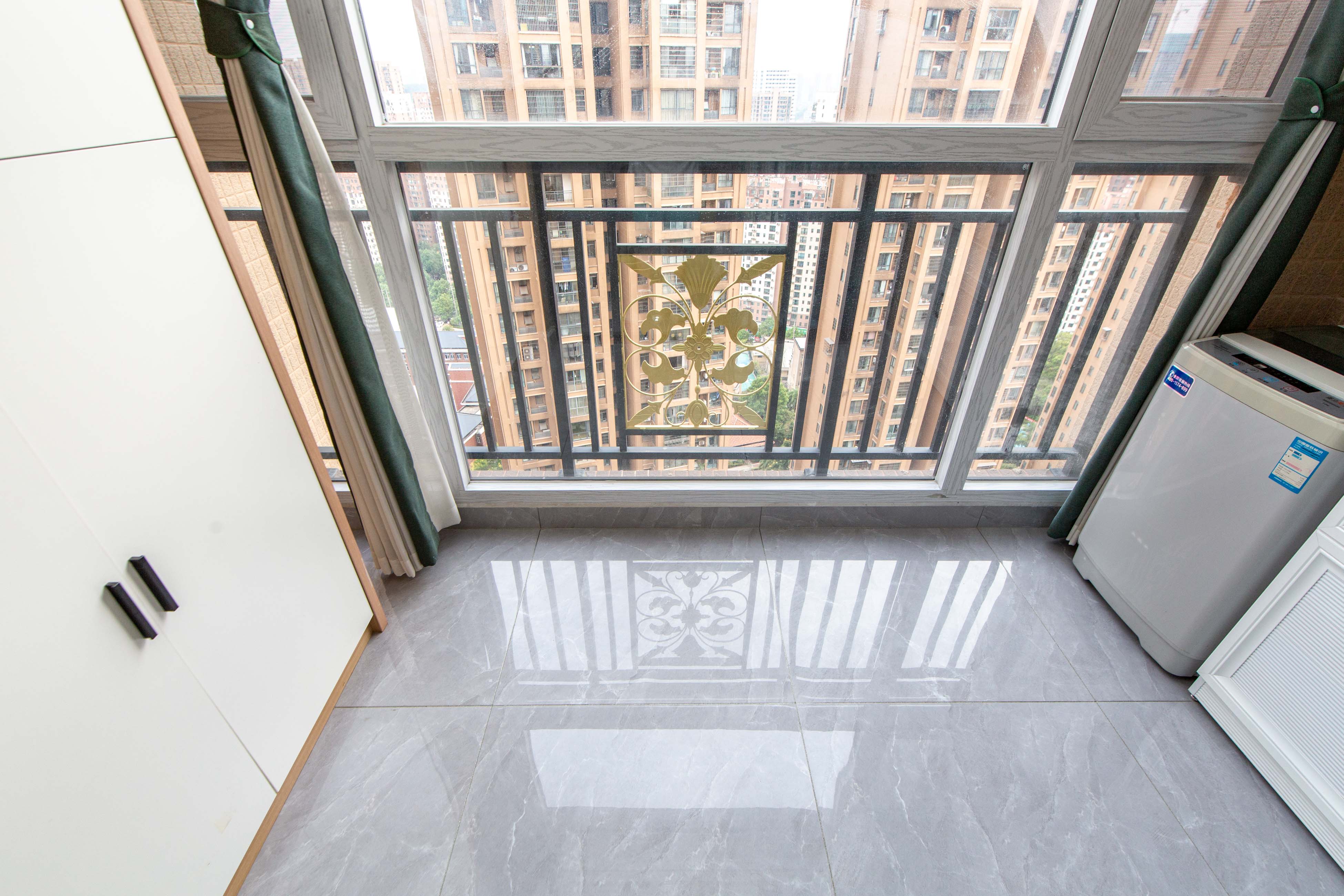 南城印象  3室2厅1卫    101.8万阳台