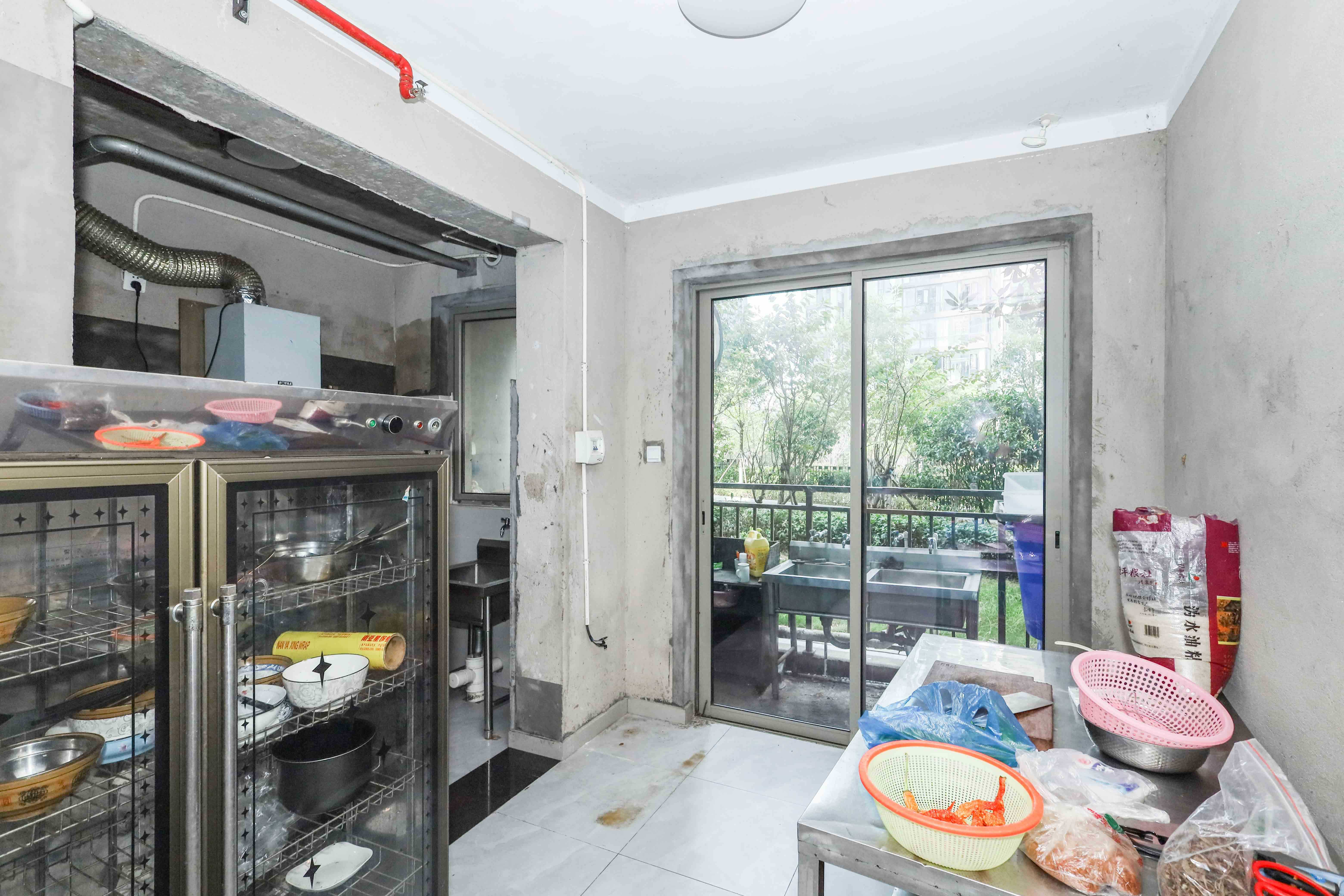 梅溪湖金茂湾  4室2厅2卫    122.0万 梅溪湖金茂湾  4室2厅2卫    122.0万客厅